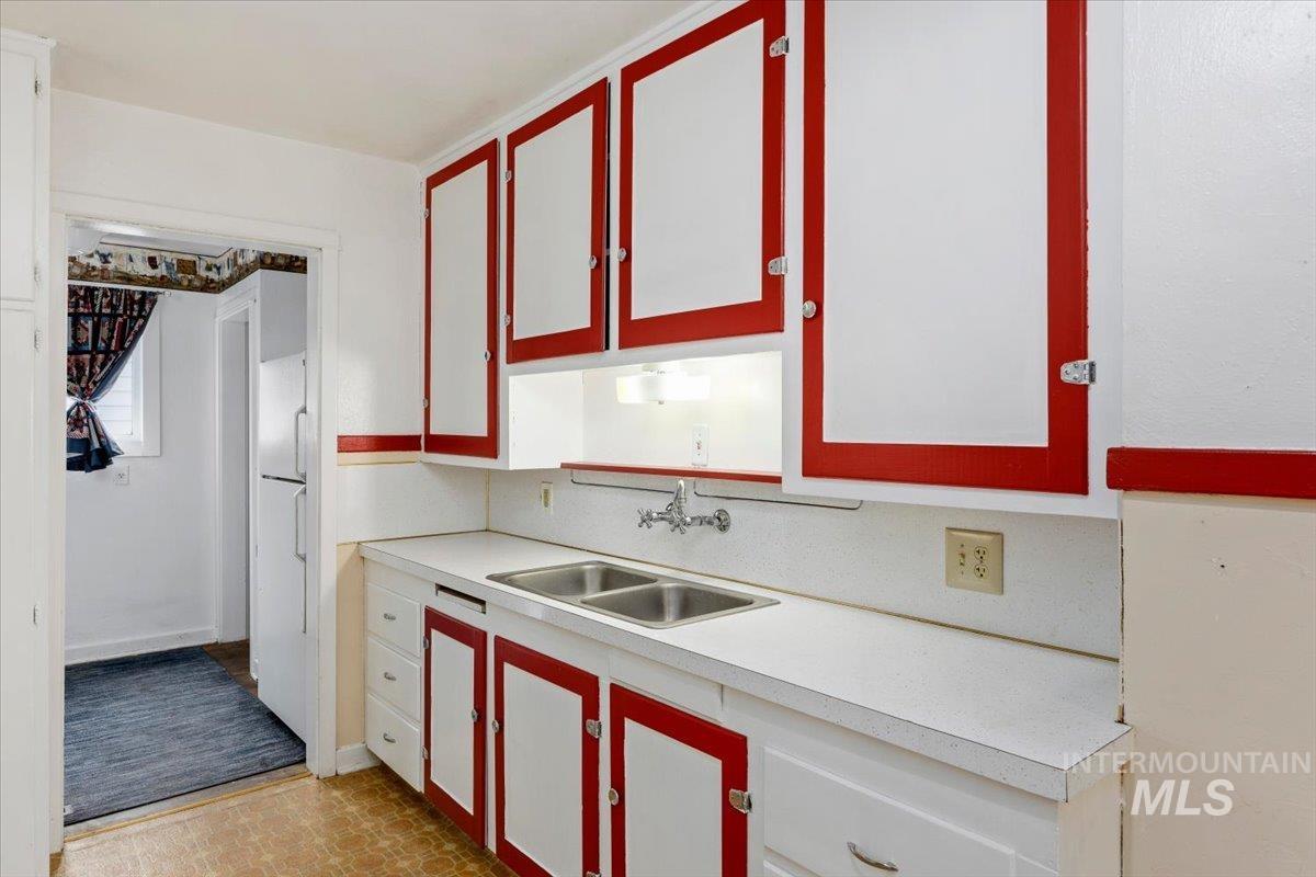 234 4th Ave W, Gooding, Idaho 83330, 1 Bedroom, 1 Bathroom, Residential For Sale, Price $175,000,MLS 98997933