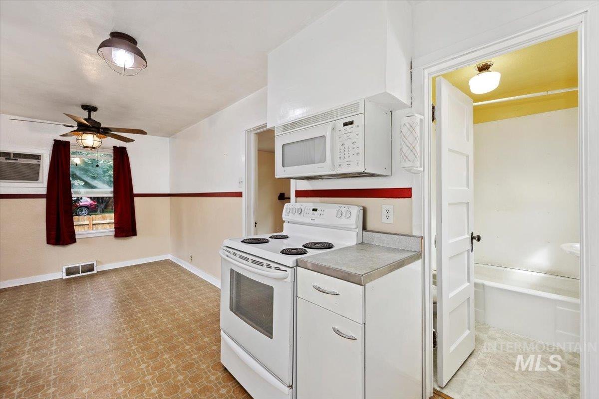 234 4th Ave W, Gooding, Idaho 83330, 1 Bedroom, 1 Bathroom, Residential For Sale, Price $175,000,MLS 98997933