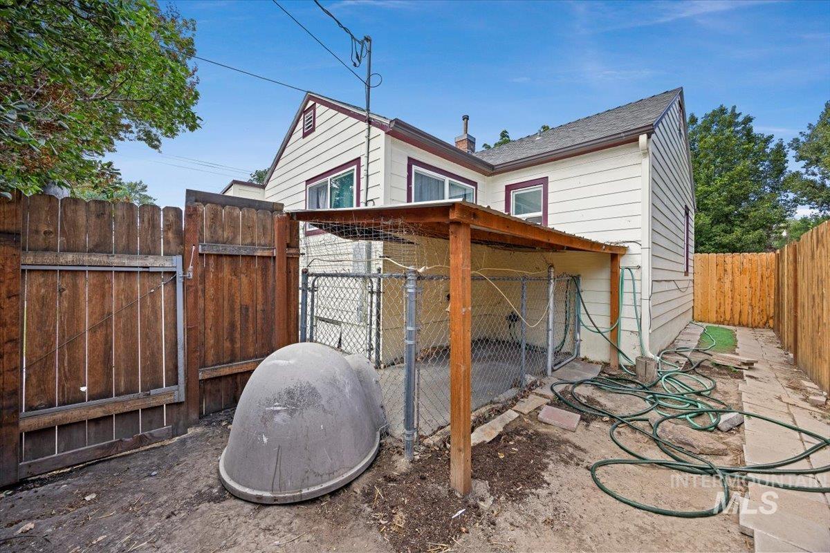 234 4th Ave W, Gooding, Idaho 83330, 1 Bedroom, 1 Bathroom, Residential For Sale, Price $175,000,MLS 98997933