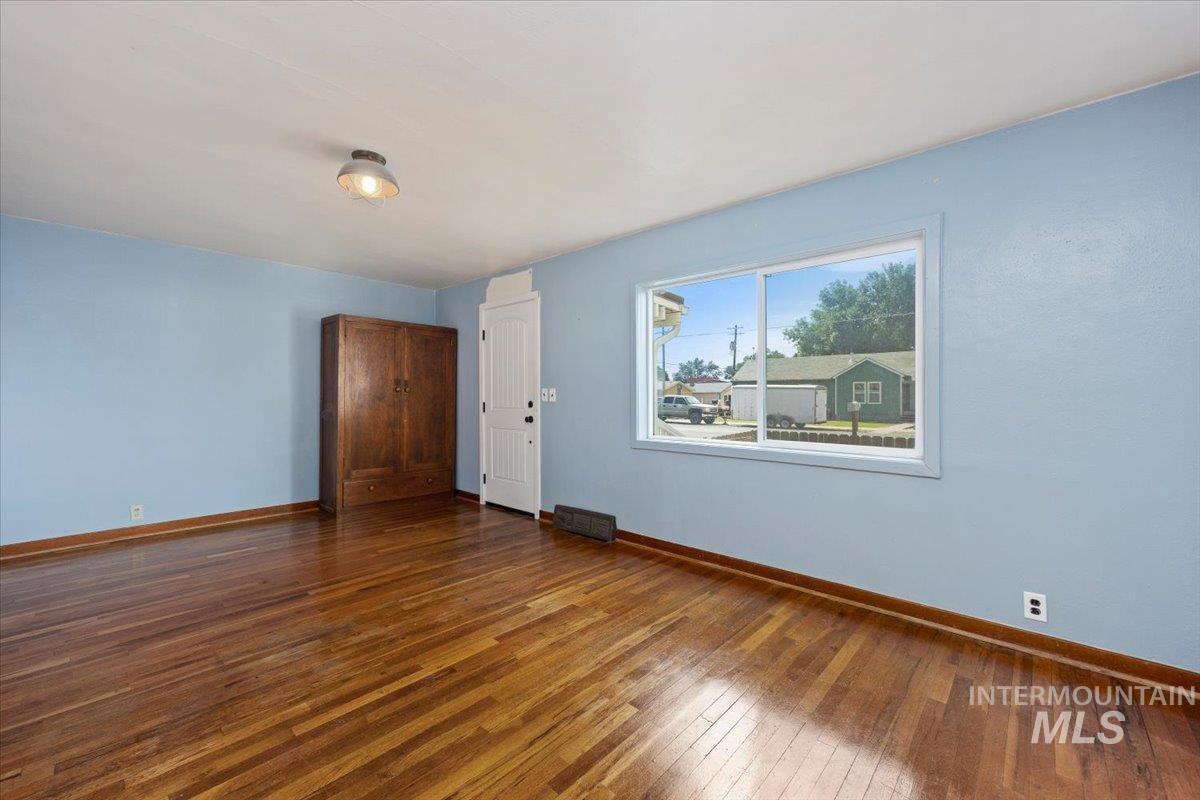 234 4th Ave W, Gooding, Idaho 83330, 1 Bedroom, 1 Bathroom, Residential For Sale, Price $175,000,MLS 98997933