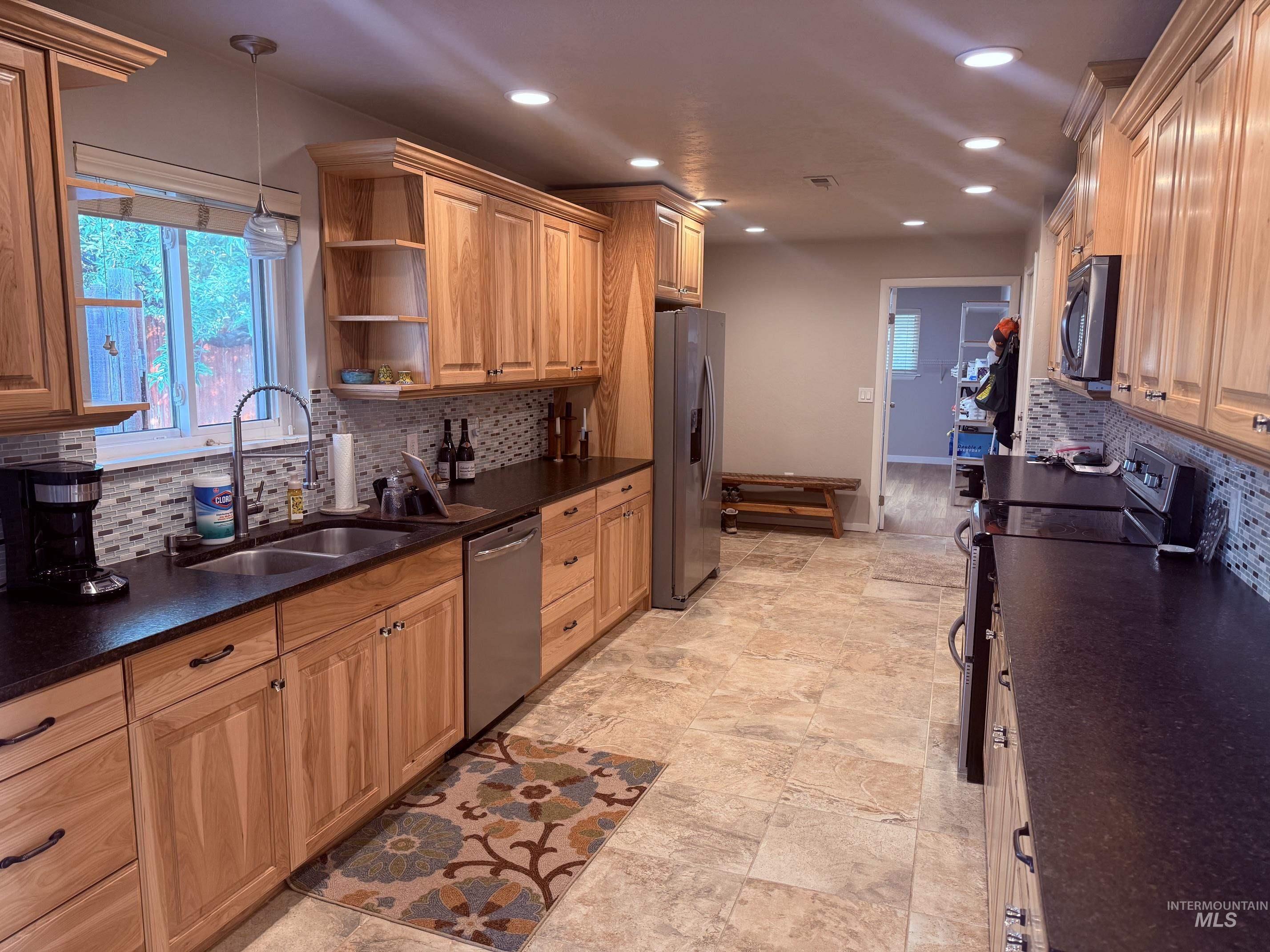 13561 Willis Road, Caldwell, Idaho 83607, 3 Bedrooms, 2 Bathrooms, Rental For Rent, Price $2,695, 98997934