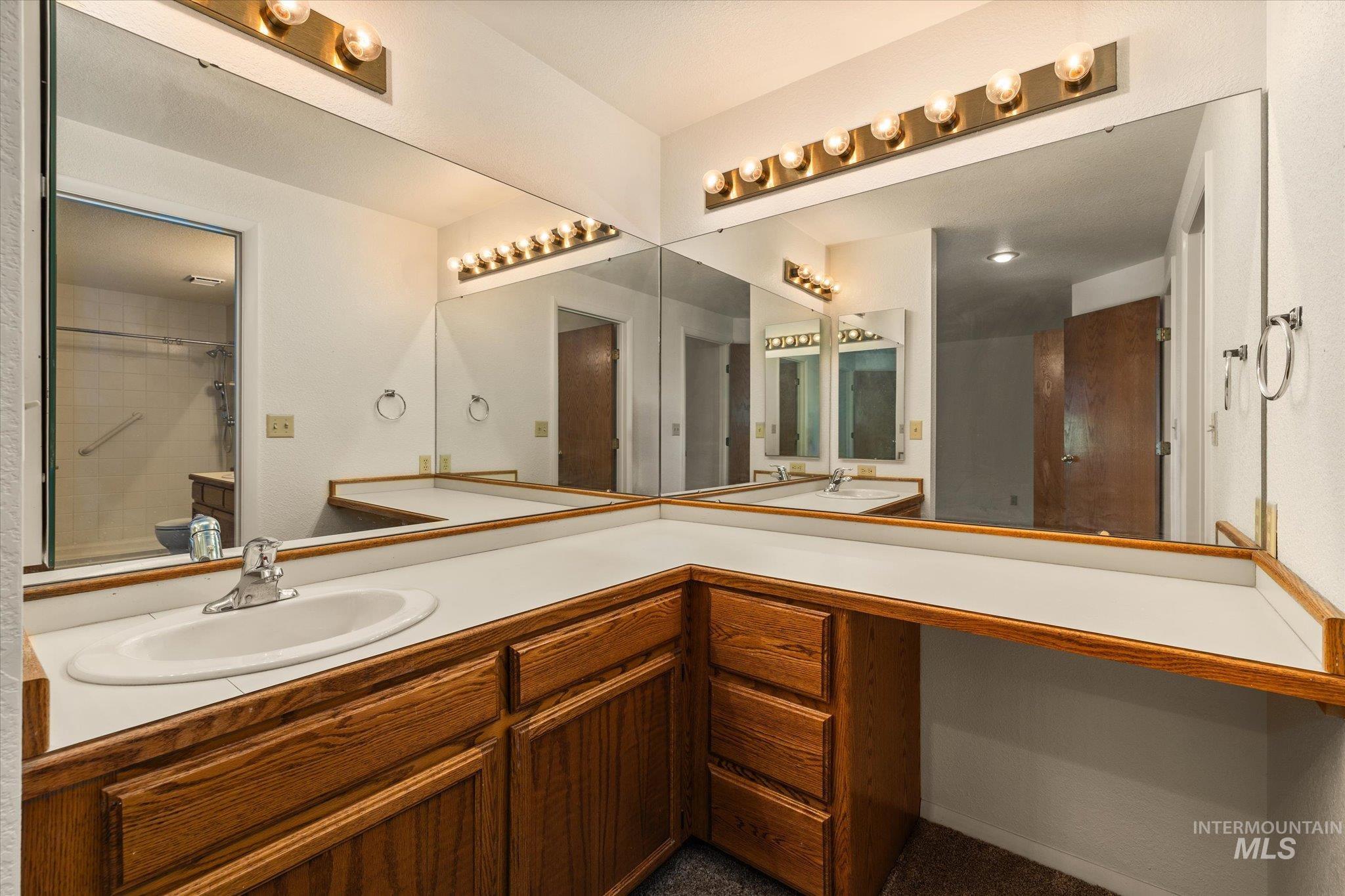 906 N Benjamin Lane, Boise, Idaho 83704, 2 Bedrooms, 1.5 Bathrooms, Residential For Sale, Price $299,900,MLS 98997935