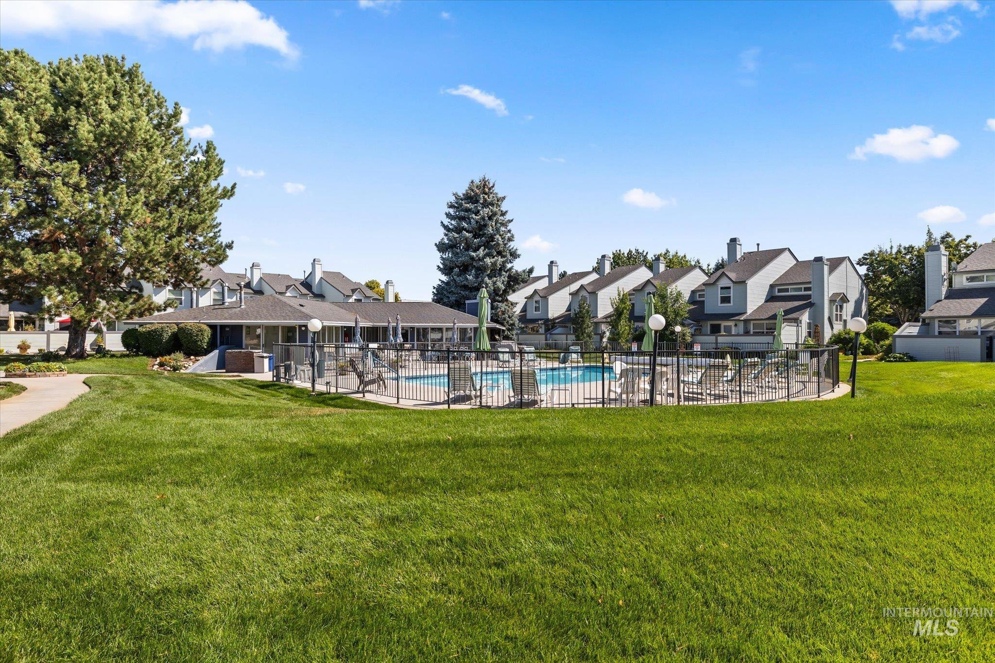 906 N Benjamin Lane, Boise, Idaho 83704, 2 Bedrooms, 1.5 Bathrooms, Residential For Sale, Price $299,900,MLS 98997935