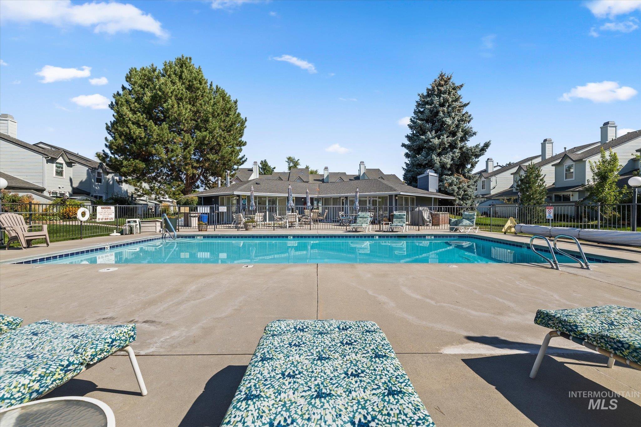 906 N Benjamin Lane, Boise, Idaho 83704, 2 Bedrooms, 1.5 Bathrooms, Residential For Sale, Price $299,900,MLS 98997935