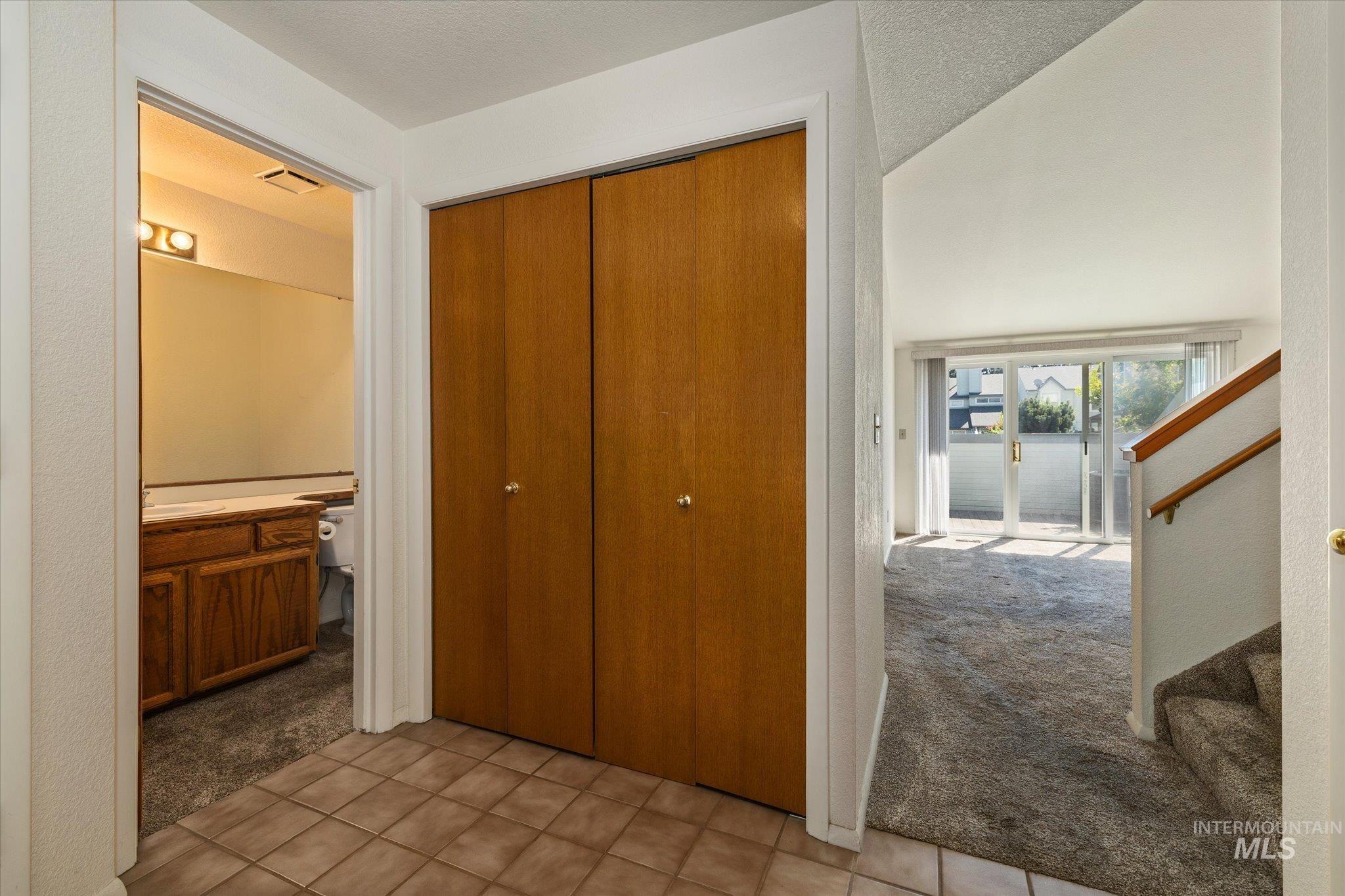 906 N Benjamin Lane, Boise, Idaho 83704, 2 Bedrooms, 1.5 Bathrooms, Residential For Sale, Price $299,900,MLS 98997935