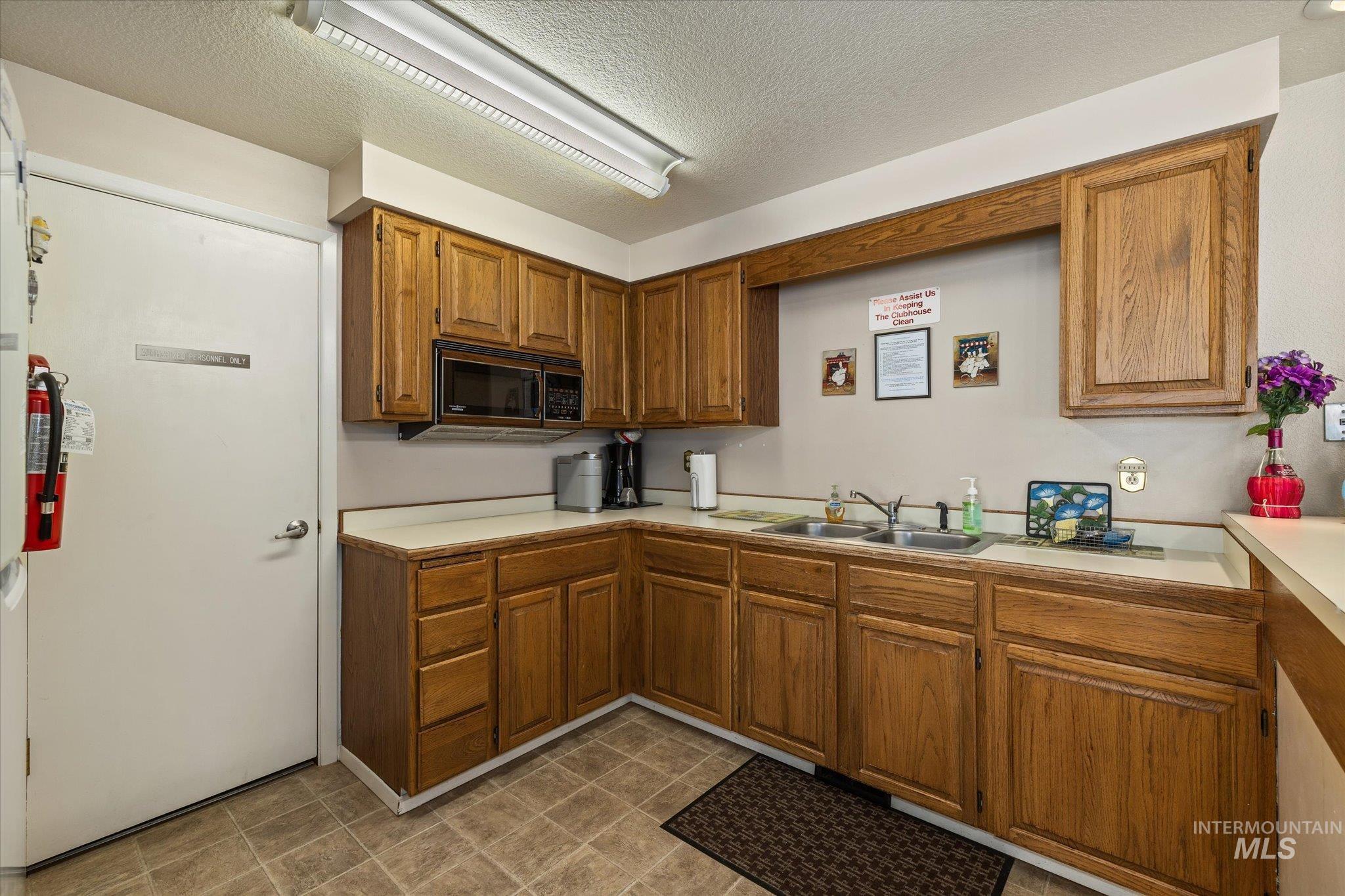 906 N Benjamin Lane, Boise, Idaho 83704, 2 Bedrooms, 1.5 Bathrooms, Residential For Sale, Price $299,900,MLS 98997935
