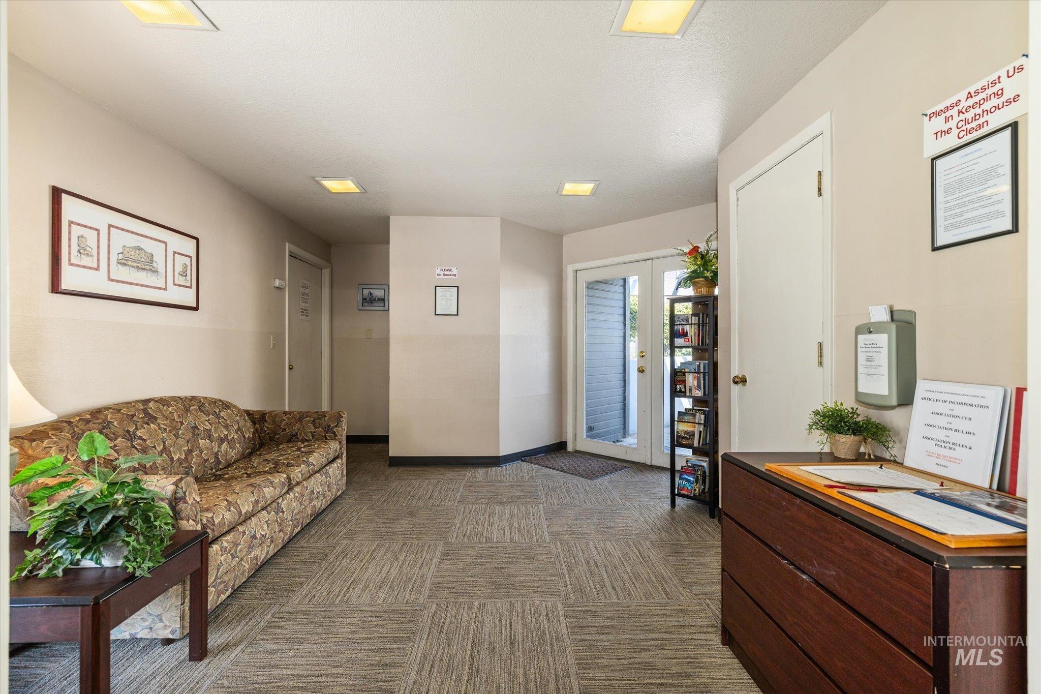 906 N Benjamin Lane, Boise, Idaho 83704, 2 Bedrooms, 1.5 Bathrooms, Residential For Sale, Price $299,900,MLS 98997935