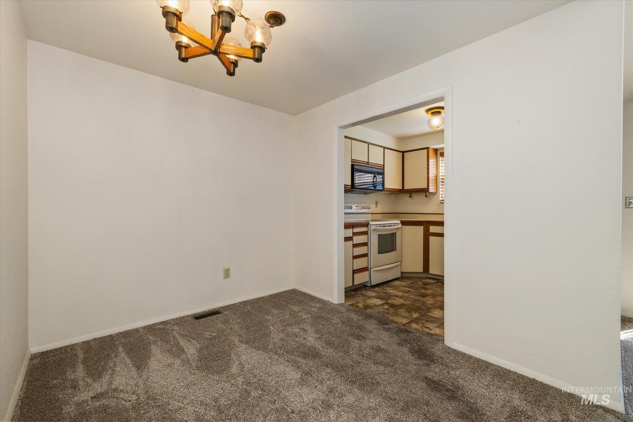 906 N Benjamin Lane, Boise, Idaho 83704, 2 Bedrooms, 1.5 Bathrooms, Residential For Sale, Price $299,900,MLS 98997935