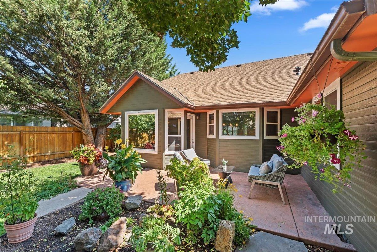 5695 S Kalmia, Boise, Idaho 83716, 3 Bedrooms, 2 Bathrooms, Residential For Sale, Price $549,900, 98997939