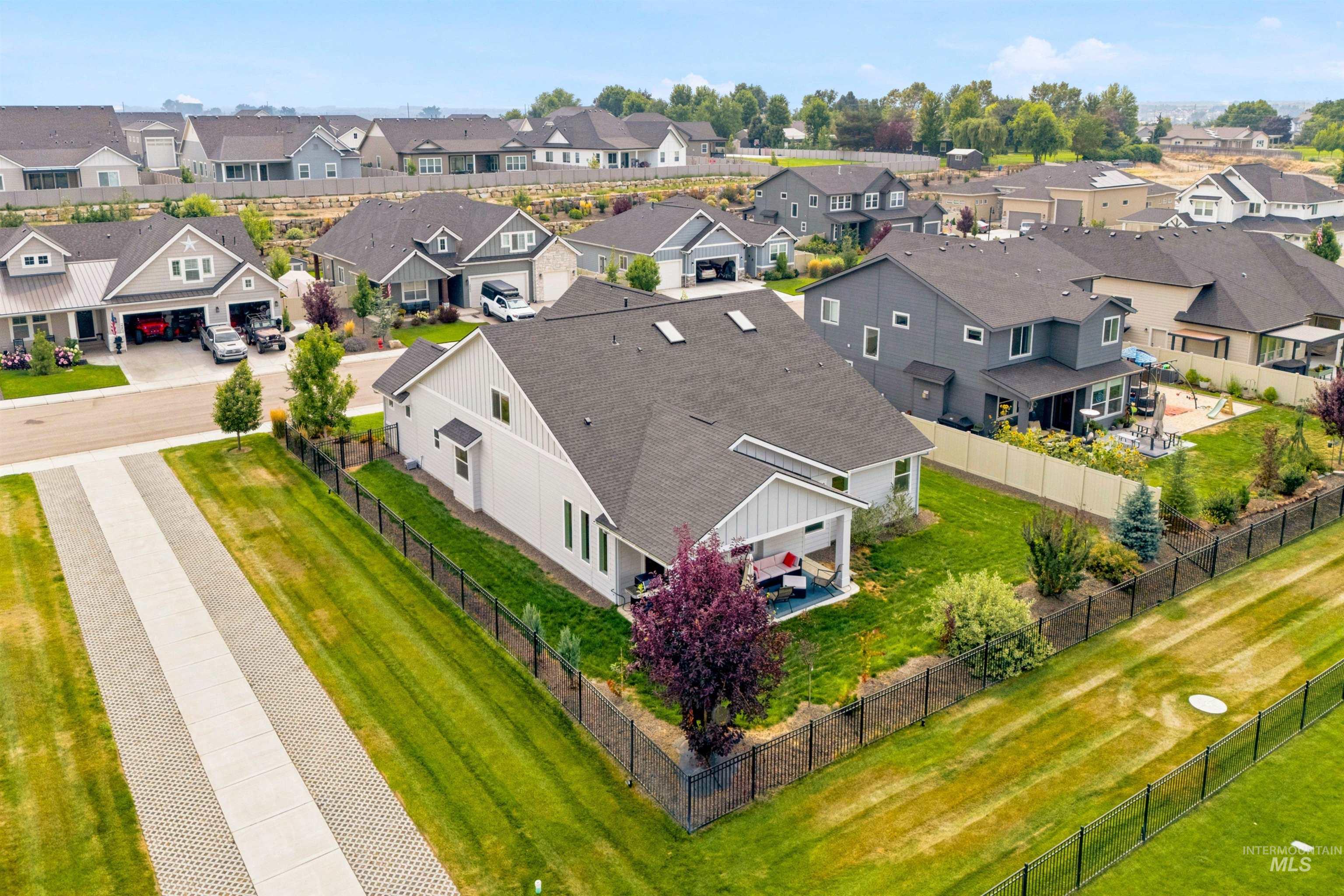 2255 N Sugar Loop Ave, Star, Idaho 83669, 5 Bedrooms, 3 Bathrooms, Residential For Sale, Price $789,900, 98997940