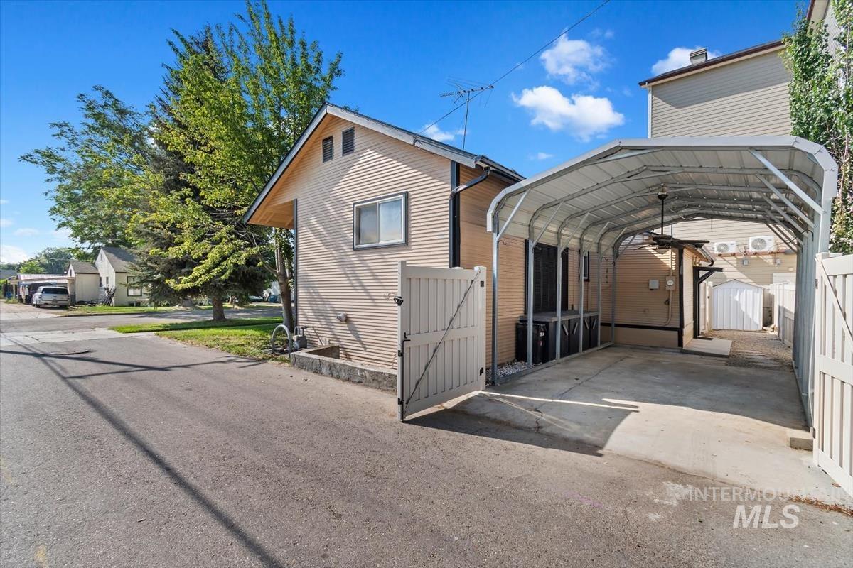 616 S 9th Ave, Caldwell, Idaho 83605, 3 Bedrooms, 2 Bathrooms, Residential For Sale, Price $315,000,MLS 98997946
