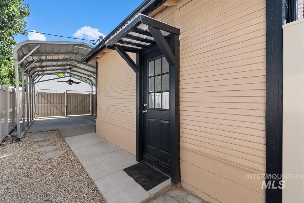 616 S 9th Ave, Caldwell, Idaho 83605, 3 Bedrooms, 2 Bathrooms, Residential For Sale, Price $315,000,MLS 98997946