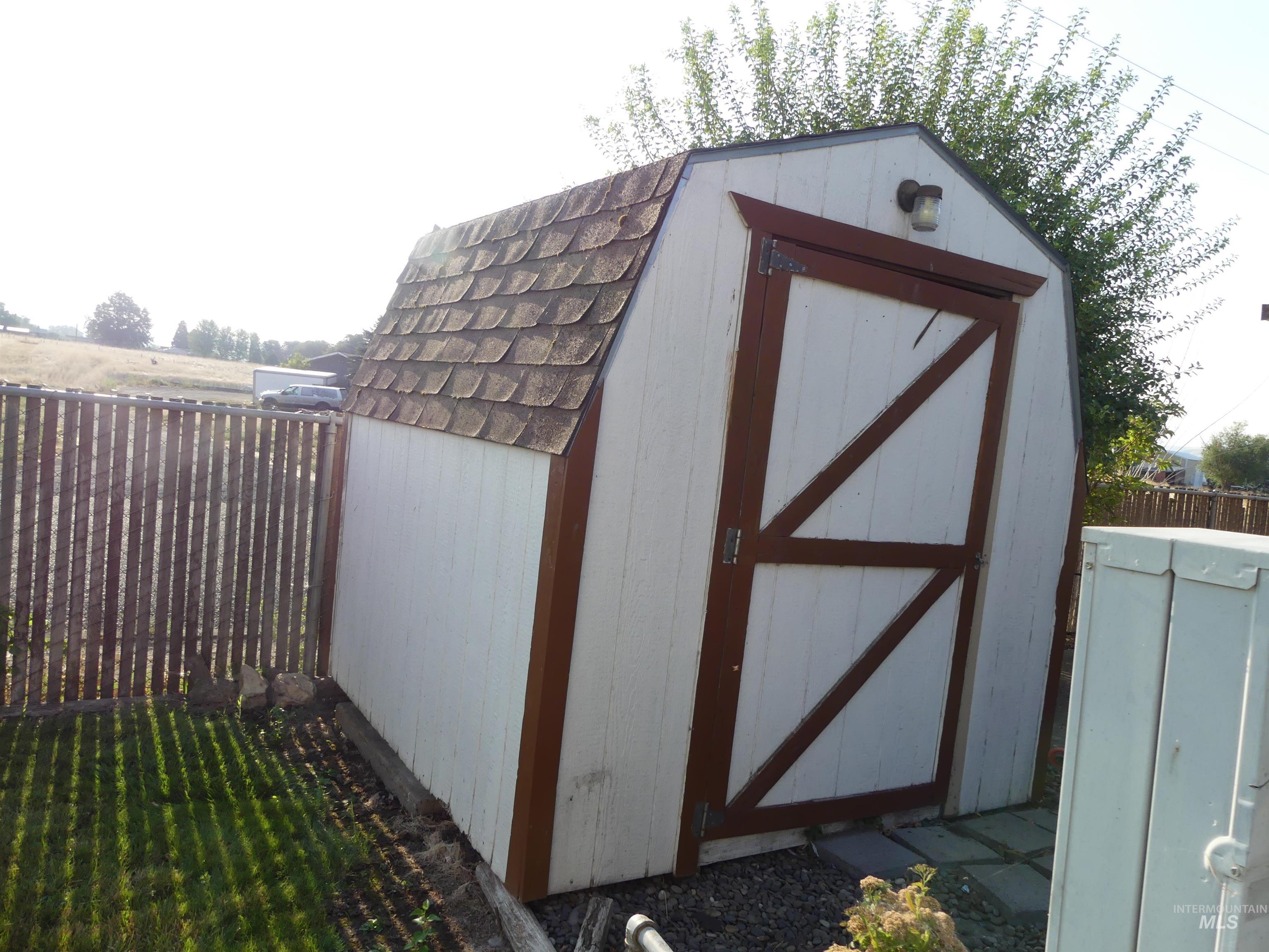 2015 6th Ave, Clarkston, Washington 99403, 3 Bedrooms, 2 Bathrooms, Residential For Sale, Price $79,000, 98997947