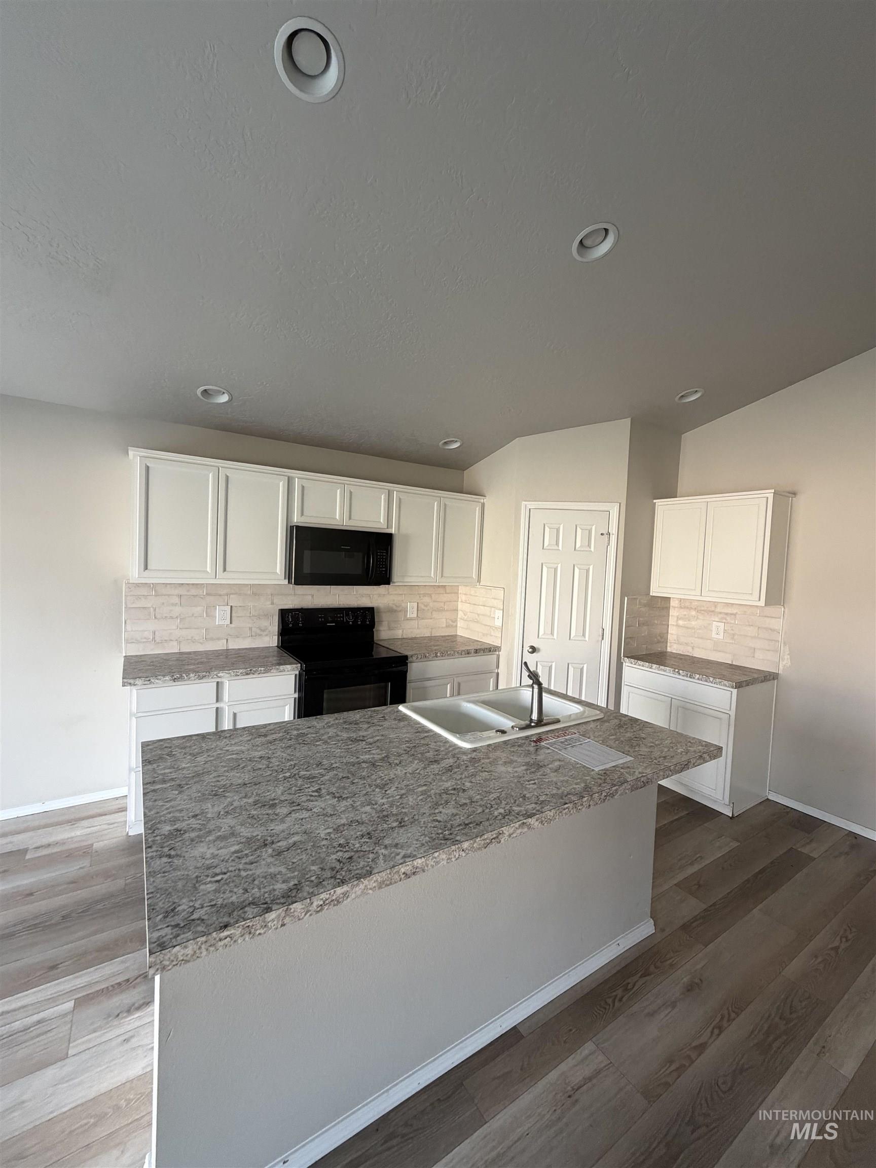 15363 Stovall Ave, Caldwell, Idaho 83607, 3 Bedrooms, 2 Bathrooms, Residential For Sale, Price $415,000, 98997951