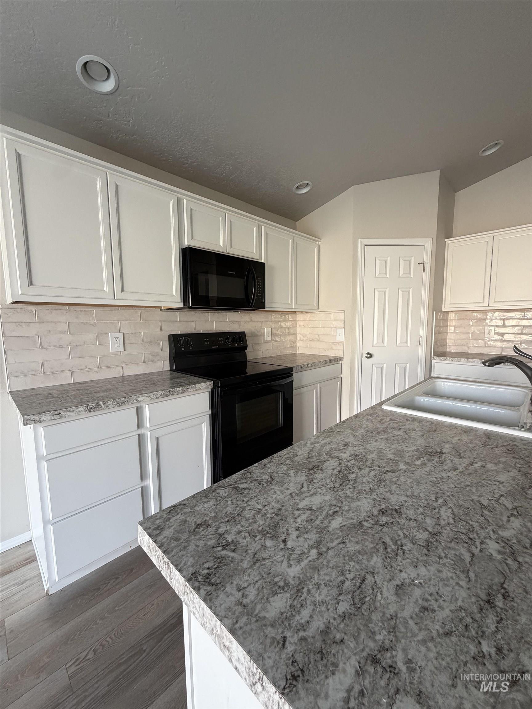 15363 Stovall Ave, Caldwell, Idaho 83607, 3 Bedrooms, 2 Bathrooms, Residential For Sale, Price $415,000, 98997951