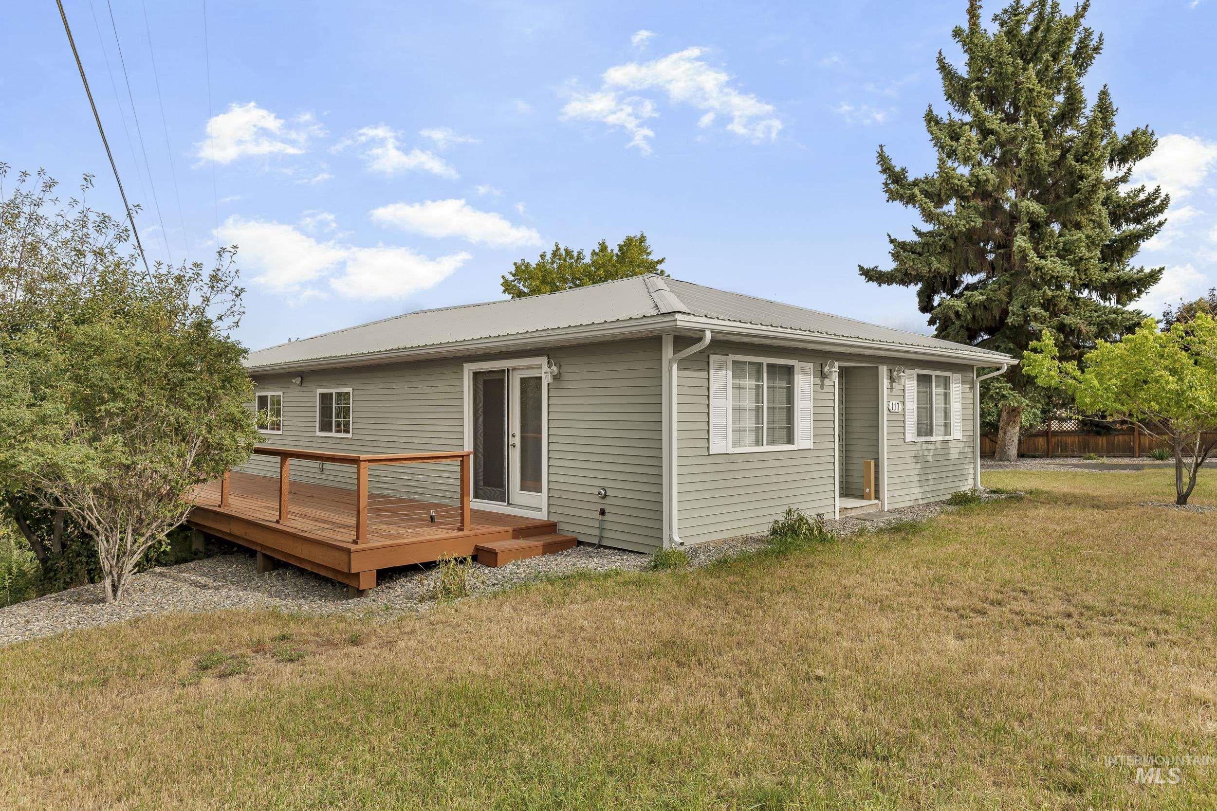 117 Lafayette Ave, Salmon, Idaho 83467, 3 Bedrooms, 2 Bathrooms, Residential For Sale, Price $375,000, 98997964