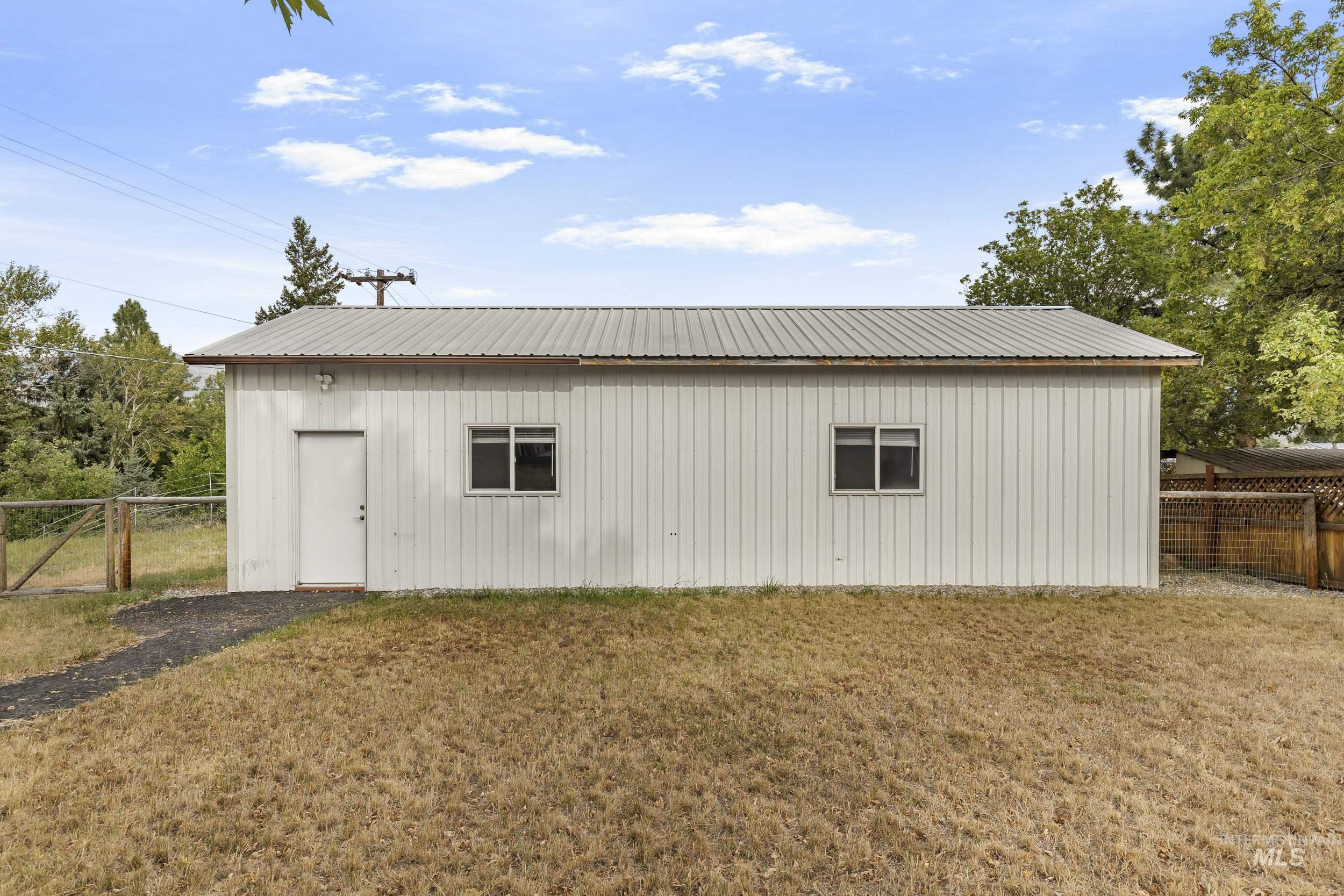117 Lafayette Ave, Salmon, Idaho 83467, 3 Bedrooms, 2 Bathrooms, Residential For Sale, Price $375,000, 98997964