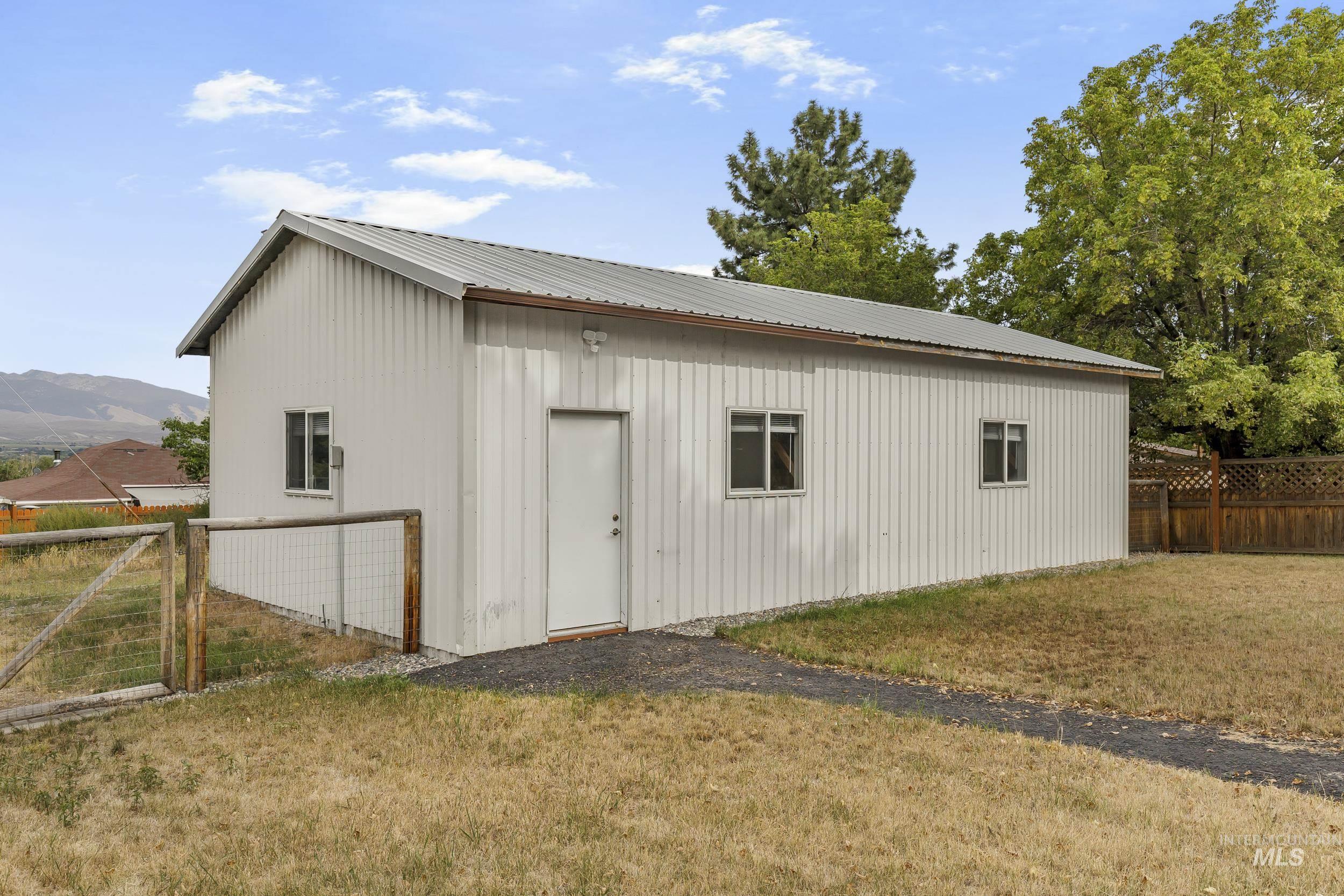 117 Lafayette Ave, Salmon, Idaho 83467, 3 Bedrooms, 2 Bathrooms, Residential For Sale, Price $375,000, 98997964