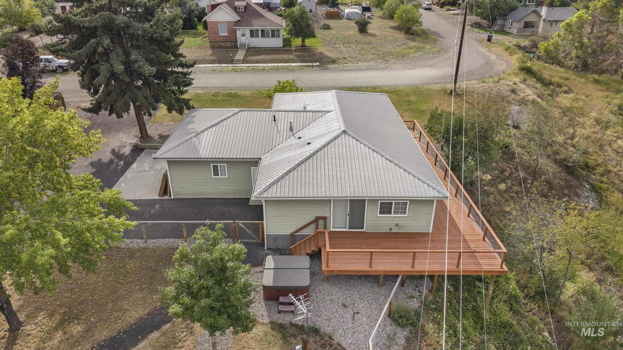 117 Lafayette Ave, Salmon, Idaho 83467, 3 Bedrooms, 2 Bathrooms, Residential For Sale, Price $375,000, 98997964