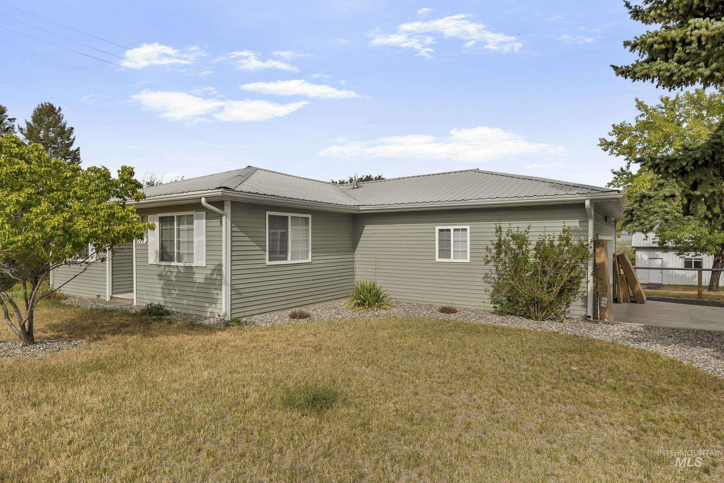 117 Lafayette Ave, Salmon, Idaho 83467, 3 Bedrooms, 2 Bathrooms, Residential For Sale, Price $375,000, 98997964