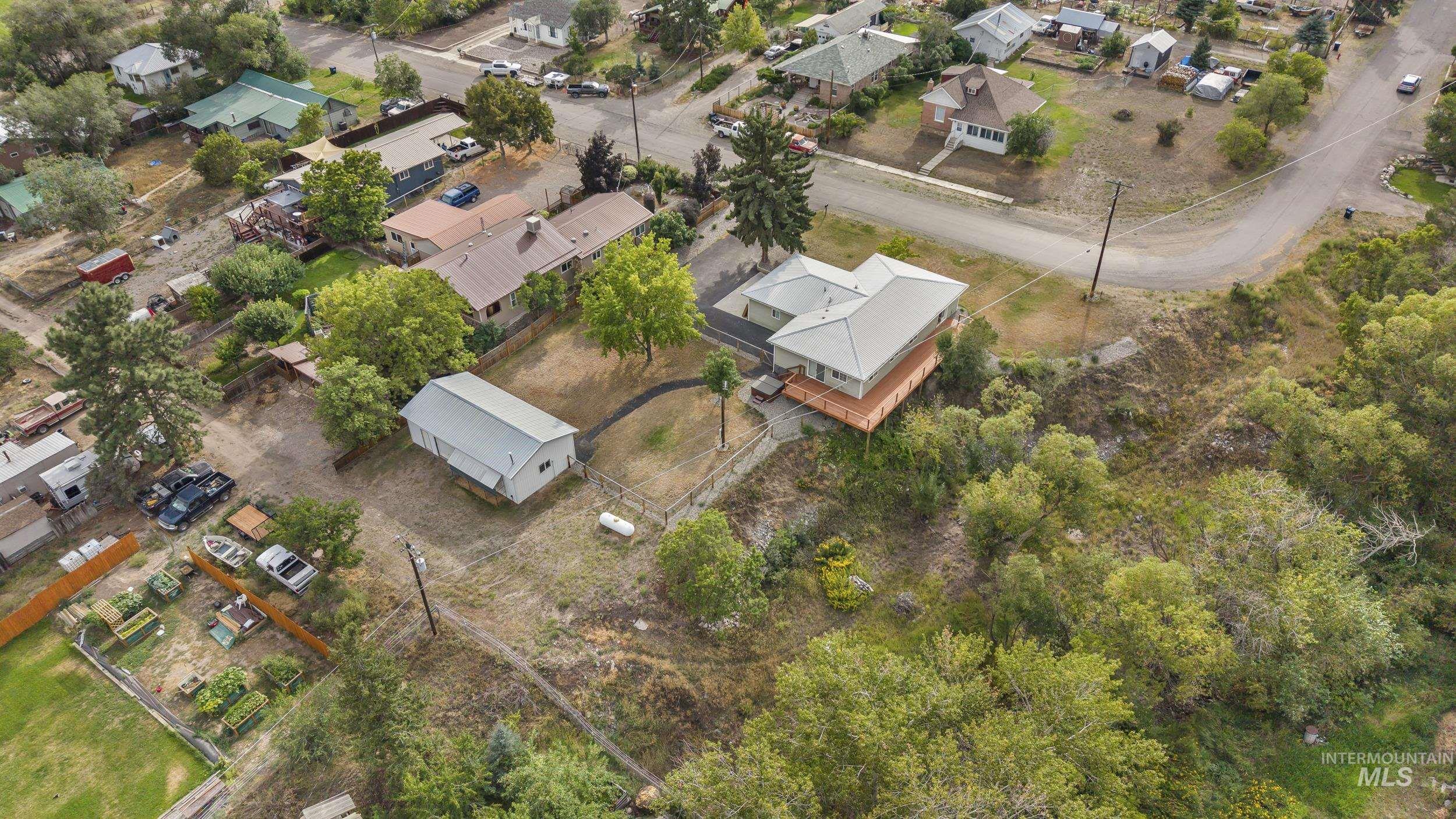 117 Lafayette Ave, Salmon, Idaho 83467, 3 Bedrooms, 2 Bathrooms, Residential For Sale, Price $375,000, 98997964