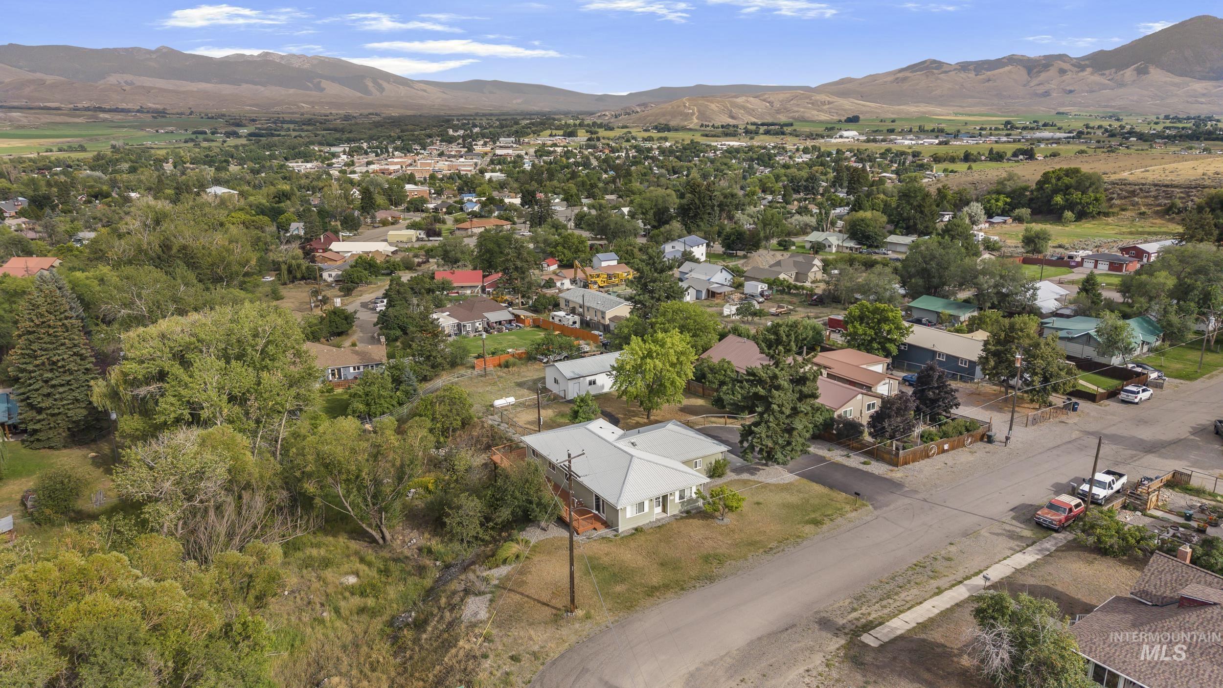 117 Lafayette Ave, Salmon, Idaho 83467, 3 Bedrooms, 2 Bathrooms, Residential For Sale, Price $375,000, 98997964