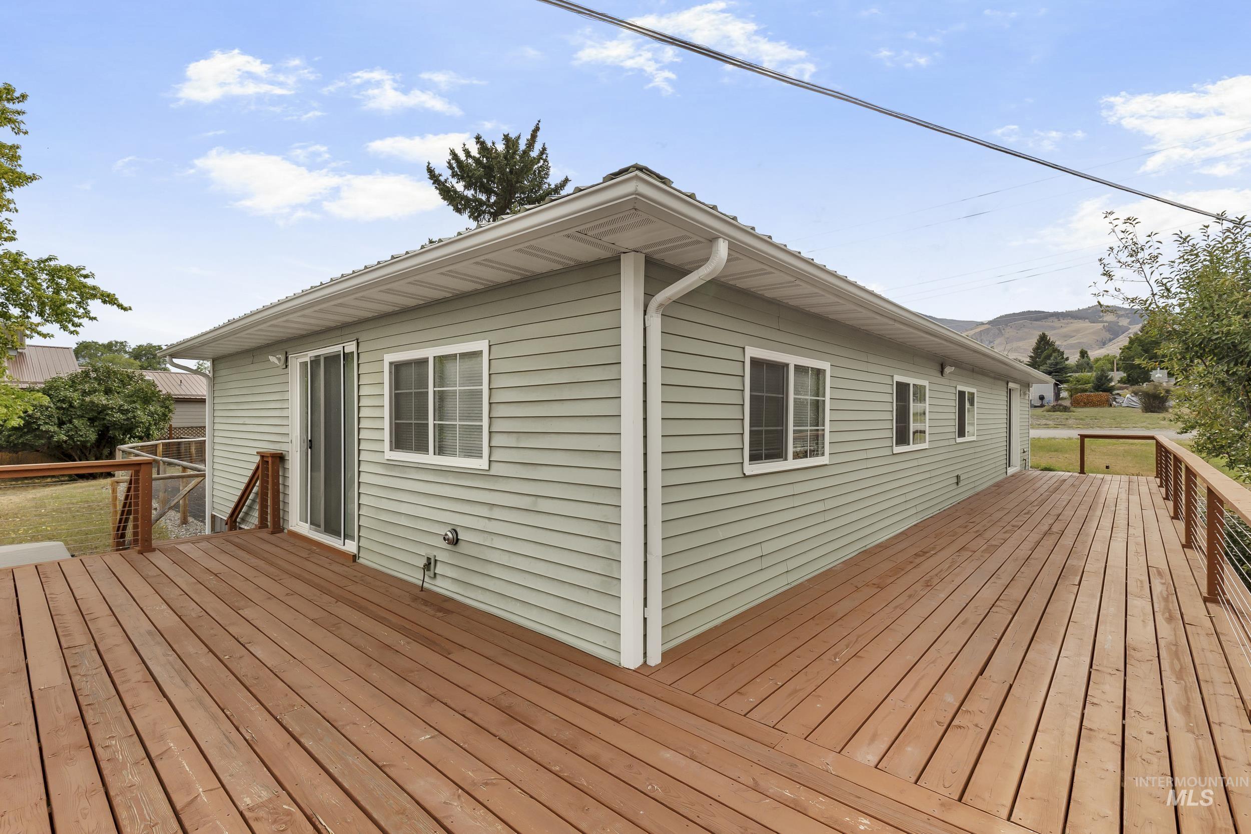 117 Lafayette Ave, Salmon, Idaho 83467, 3 Bedrooms, 2 Bathrooms, Residential For Sale, Price $375,000, 98997964