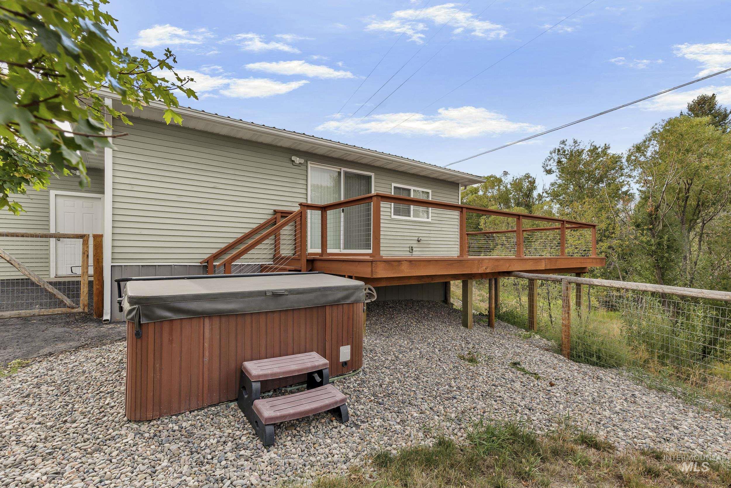 117 Lafayette Ave, Salmon, Idaho 83467, 3 Bedrooms, 2 Bathrooms, Residential For Sale, Price $375,000, 98997964