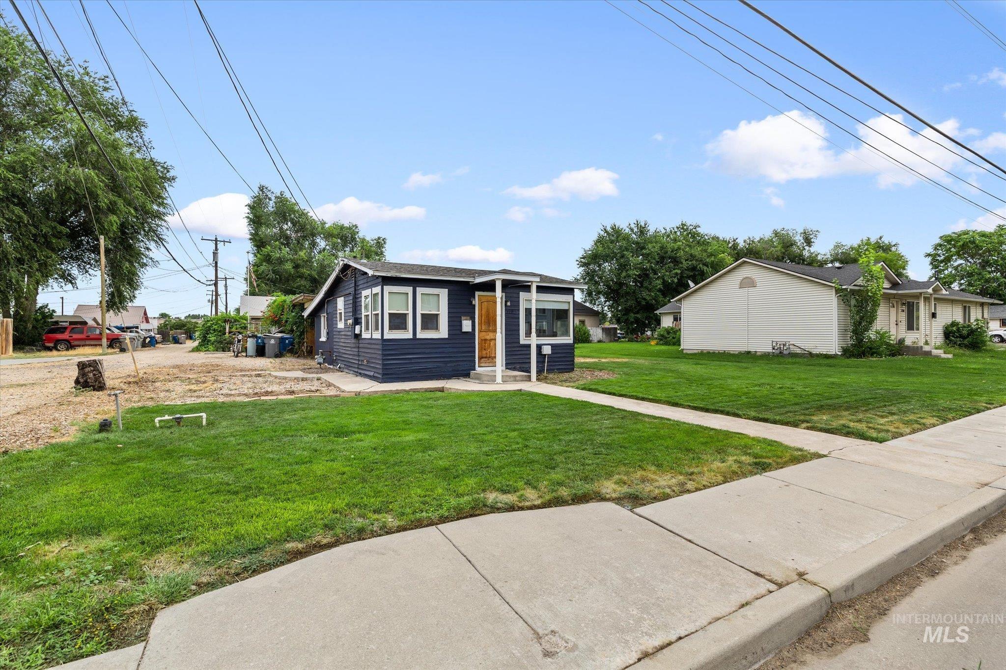 716 E Sherman Ave, Nampa, Idaho 83686, 1 Bedroom, 1 Bathroom, Residential For Sale, Price $234,900,MLS 98997967