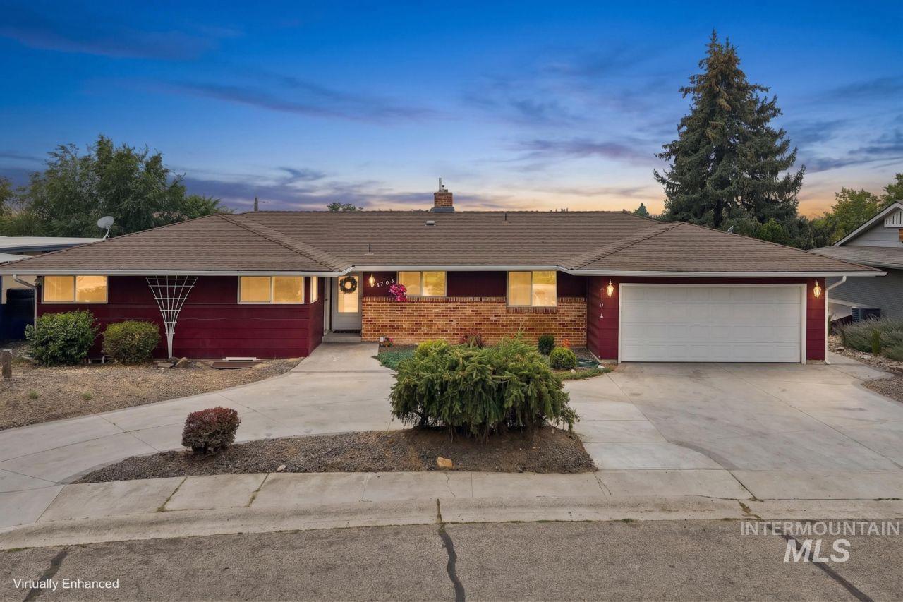 3795 N 33Rd St, Boise, Idaho 83703, 3 Bedrooms, 1.5 Bathrooms, Residential Income For Sale, Price $995,000,MLS 98997970