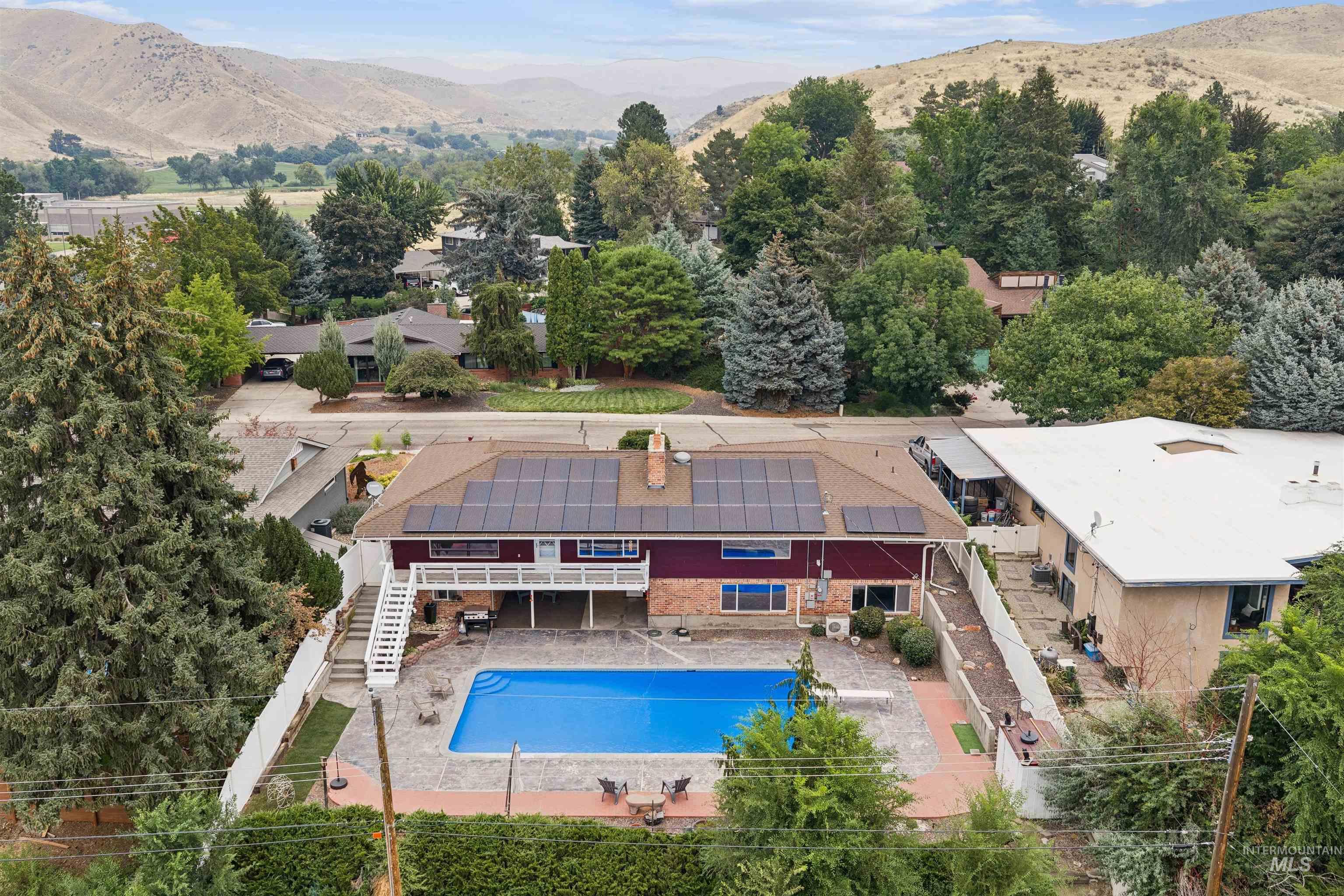 3795 N 33Rd St, Boise, Idaho 83703, 3 Bedrooms, 1.5 Bathrooms, Residential Income For Sale, Price $995,000,MLS 98997970