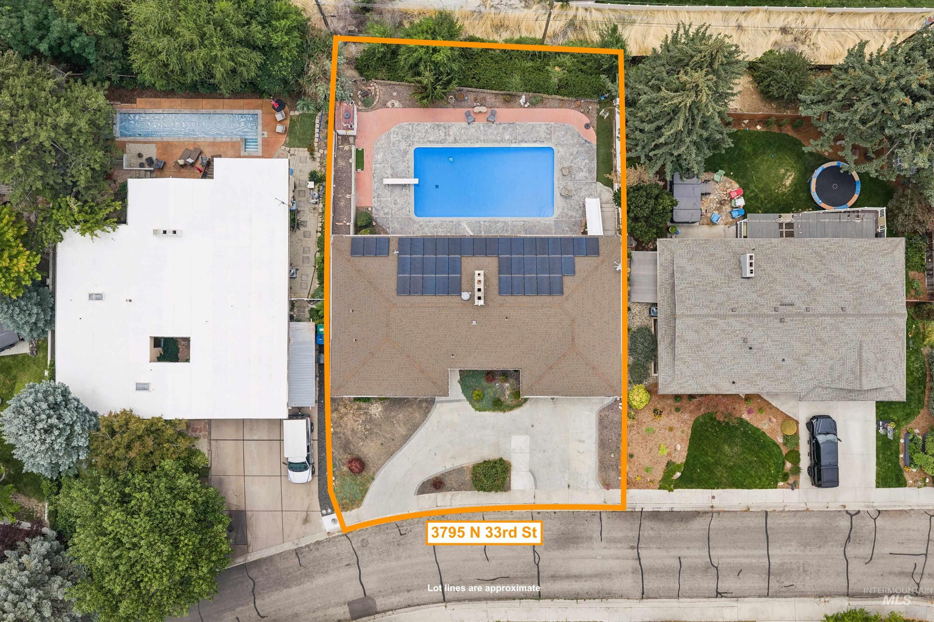 3795 N 33Rd St, Boise, Idaho 83703, 3 Bedrooms, 1.5 Bathrooms, Residential Income For Sale, Price $995,000,MLS 98997970