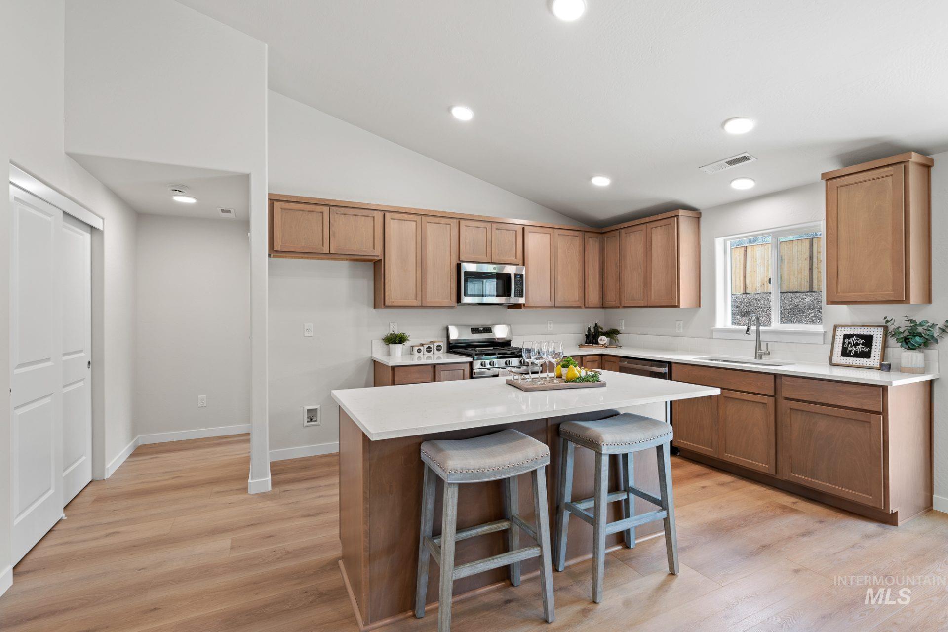 5209 E Patchwork Dr., Nampa, Idaho 83686, 4 Bedrooms, 2 Bathrooms, Residential For Sale, Price $429,990, 98997971