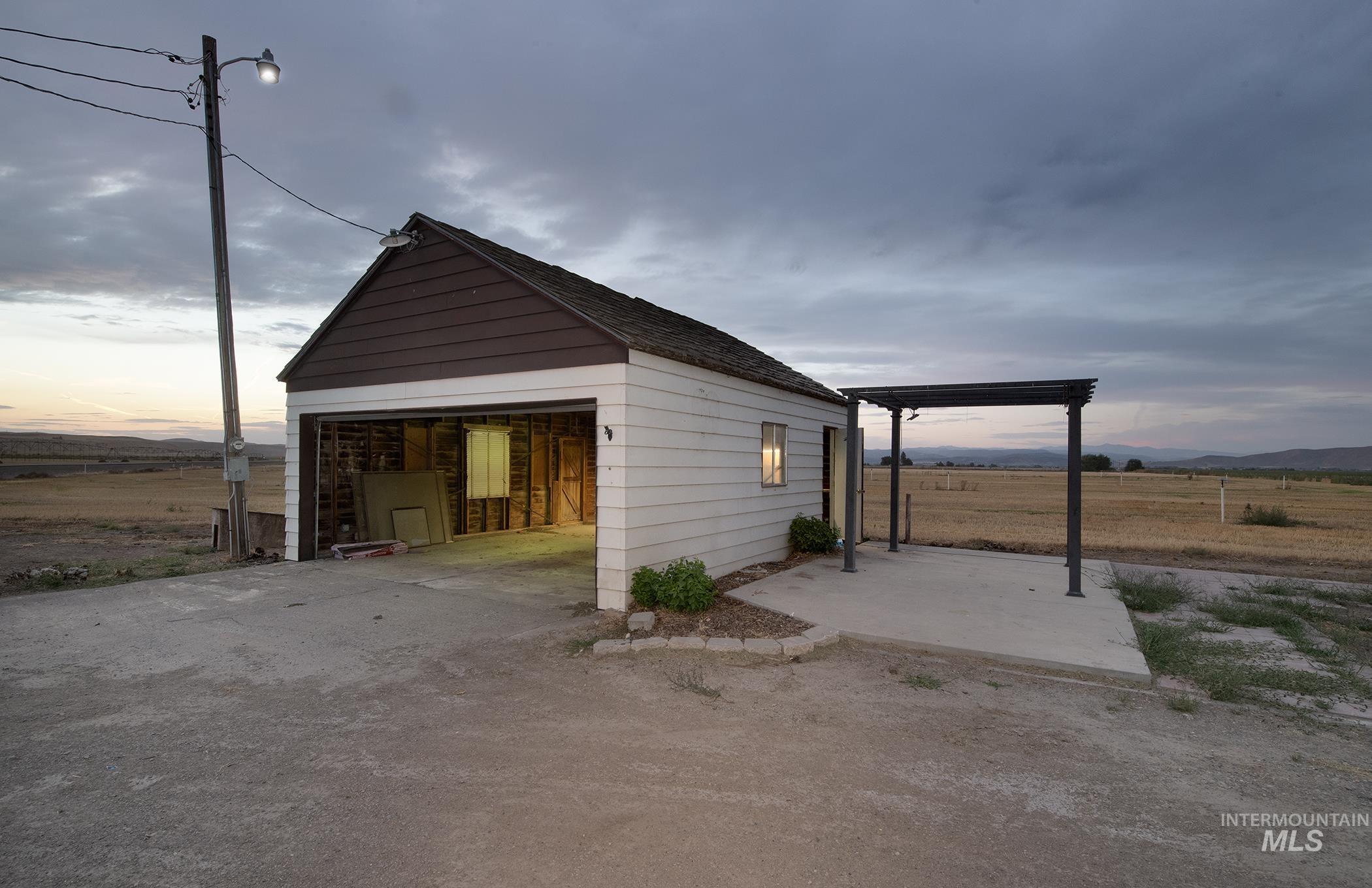 5120 Hwy 201, Ontario, Oregon 97914, 4 Bedrooms, 2 Bathrooms, Residential For Sale, Price $319,000, 98997972