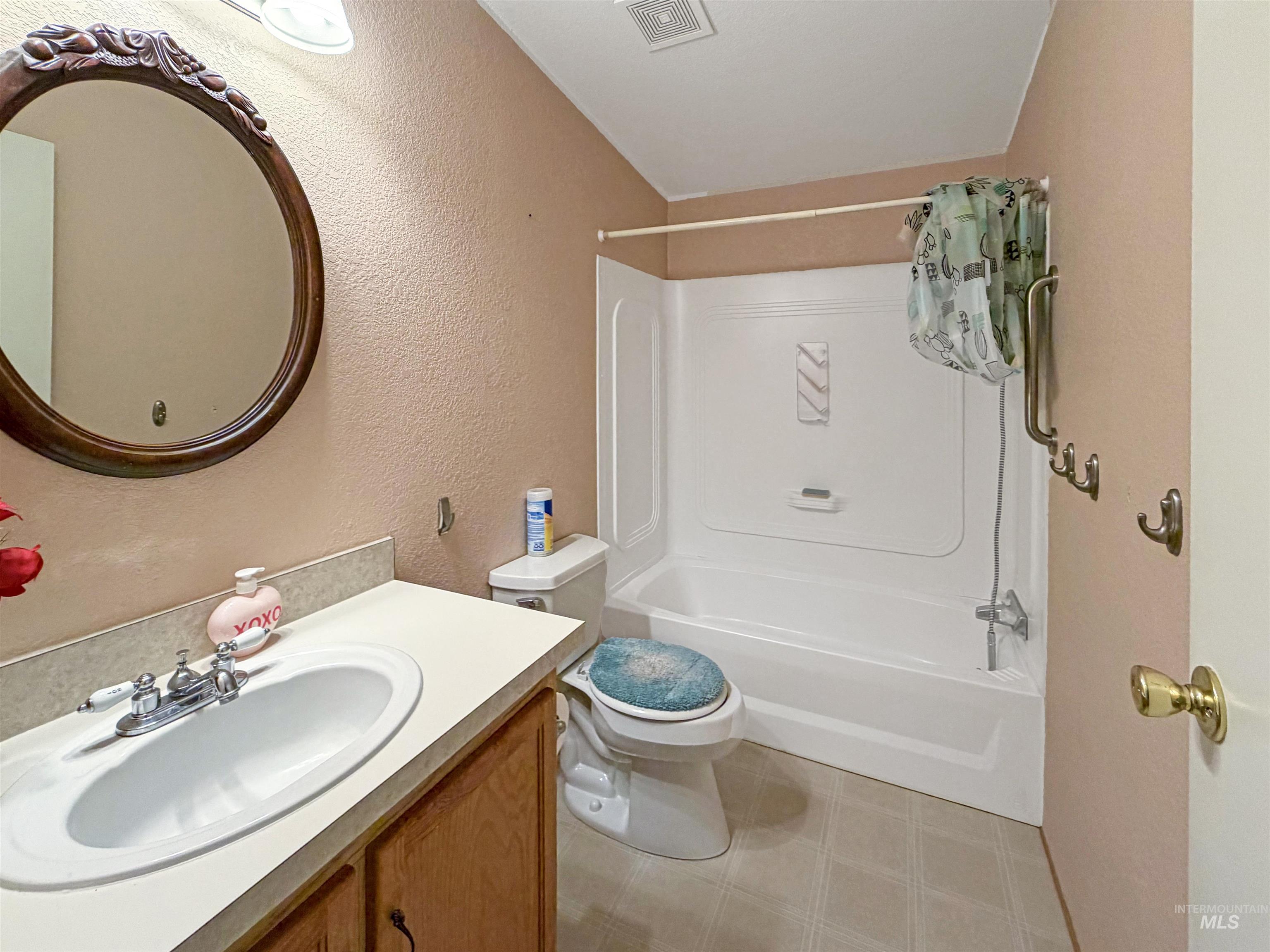 2102 Westwind Court, Clarkston, Washington 99403, 3 Bedrooms, 2 Bathrooms, Residential For Sale, Price $295,000,MLS 98997976