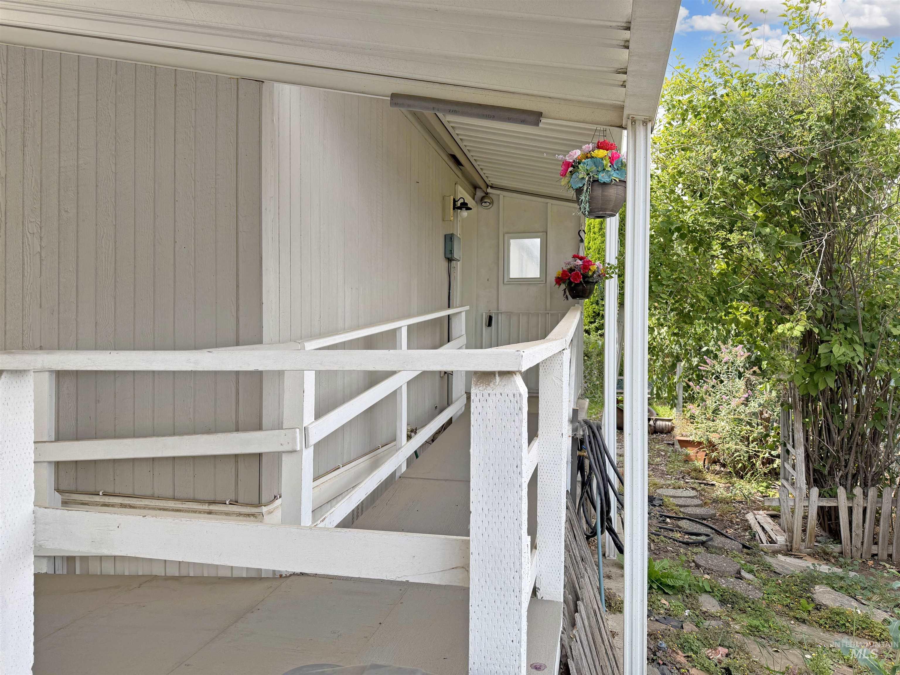 2102 Westwind Court, Clarkston, Washington 99403, 3 Bedrooms, 2 Bathrooms, Residential For Sale, Price $295,000,MLS 98997976