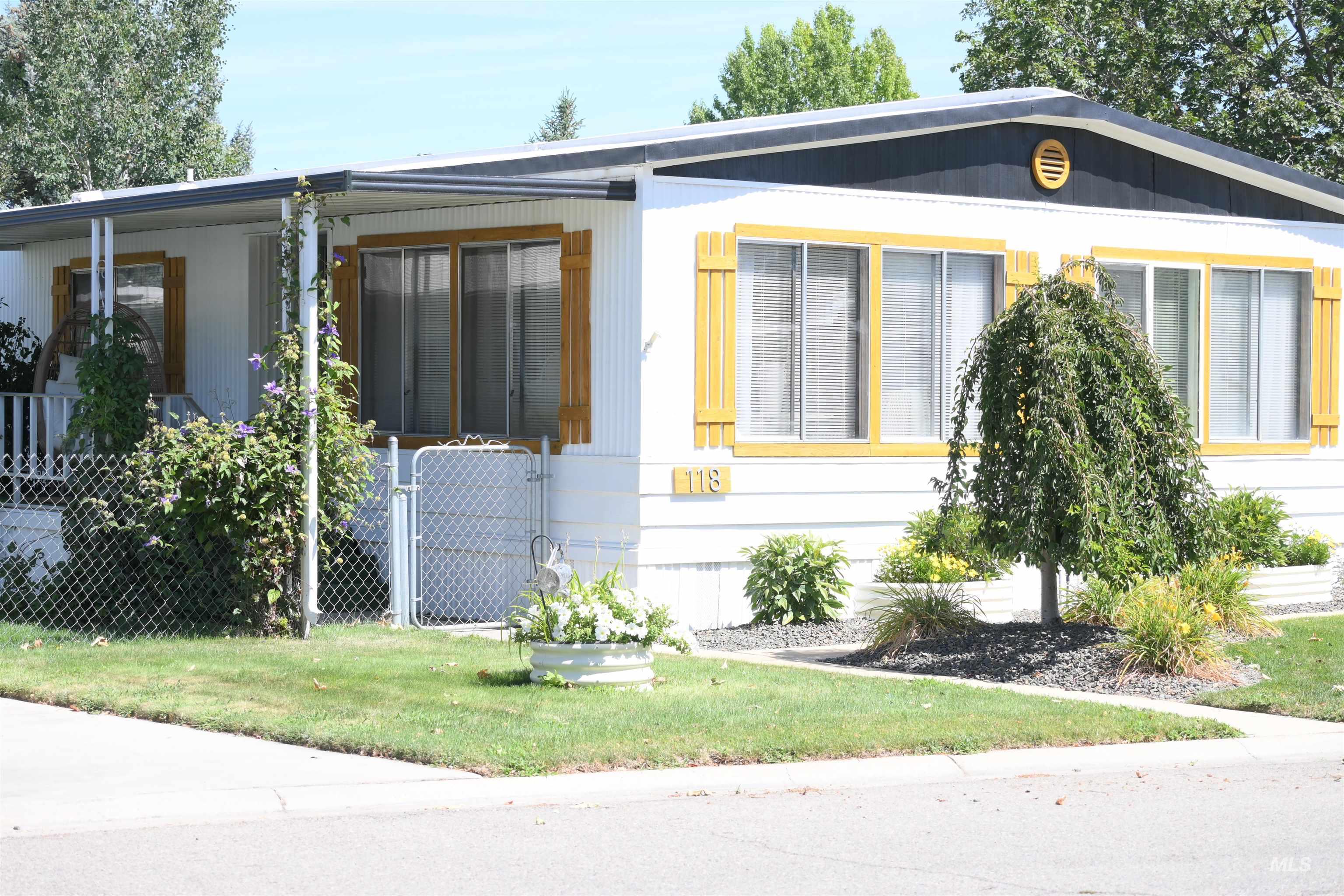 118 Driftwood Dr, Boise, Idaho 83713, 2 Bedrooms, 2 Bathrooms, Residential For Sale, Price $119,000, 98997977