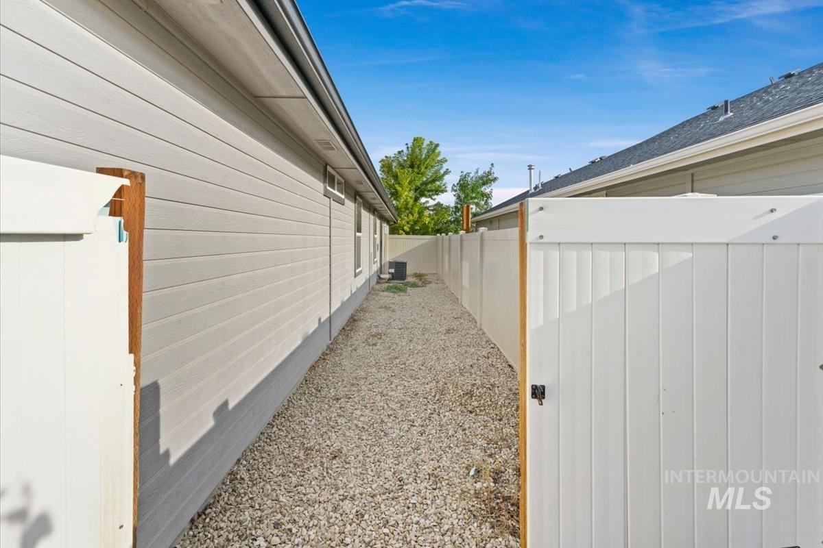 10345 Scout Ridge St, Nampa, Idaho 83687, 3 Bedrooms, 2 Bathrooms, Residential For Sale, Price $394,500,MLS 98997979