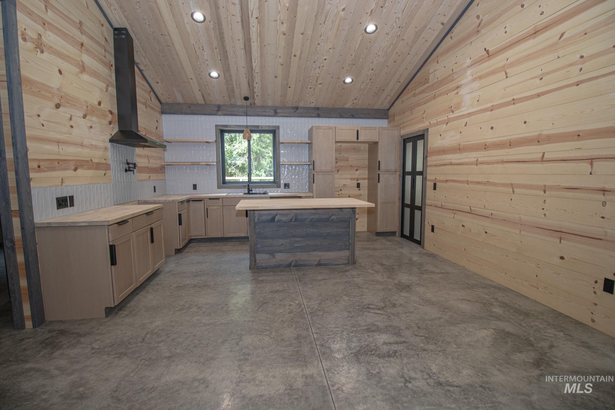 2140 Carney Drive, Orofino, Idaho 83544, 3 Bedrooms, 2 Bathrooms, Residential For Sale, Price $414,000, 98997981