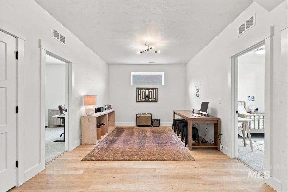 19576 N McLeod Way, Eagle, Idaho 83714, 4 Bedrooms, 2.5 Bathrooms, Residential For Sale, Price $649,950,MLS 98997982