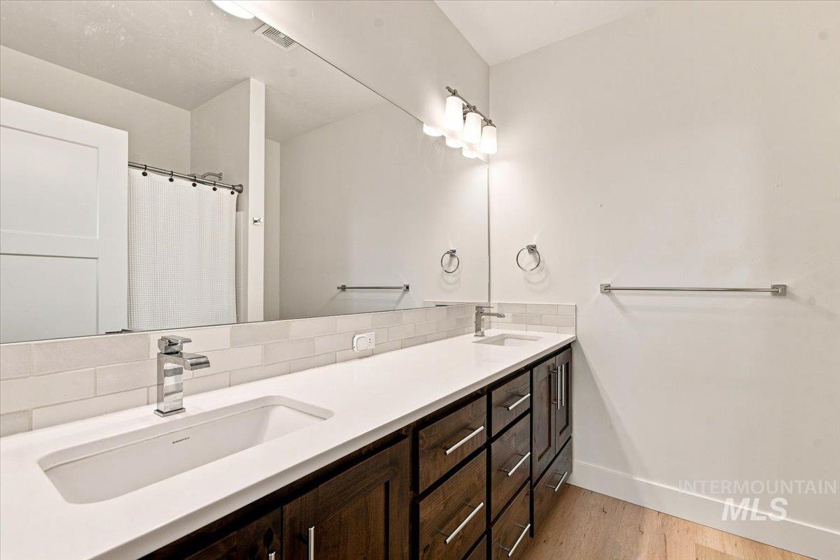 19576 N McLeod Way, Eagle, Idaho 83714, 4 Bedrooms, 2.5 Bathrooms, Residential For Sale, Price $649,950,MLS 98997982