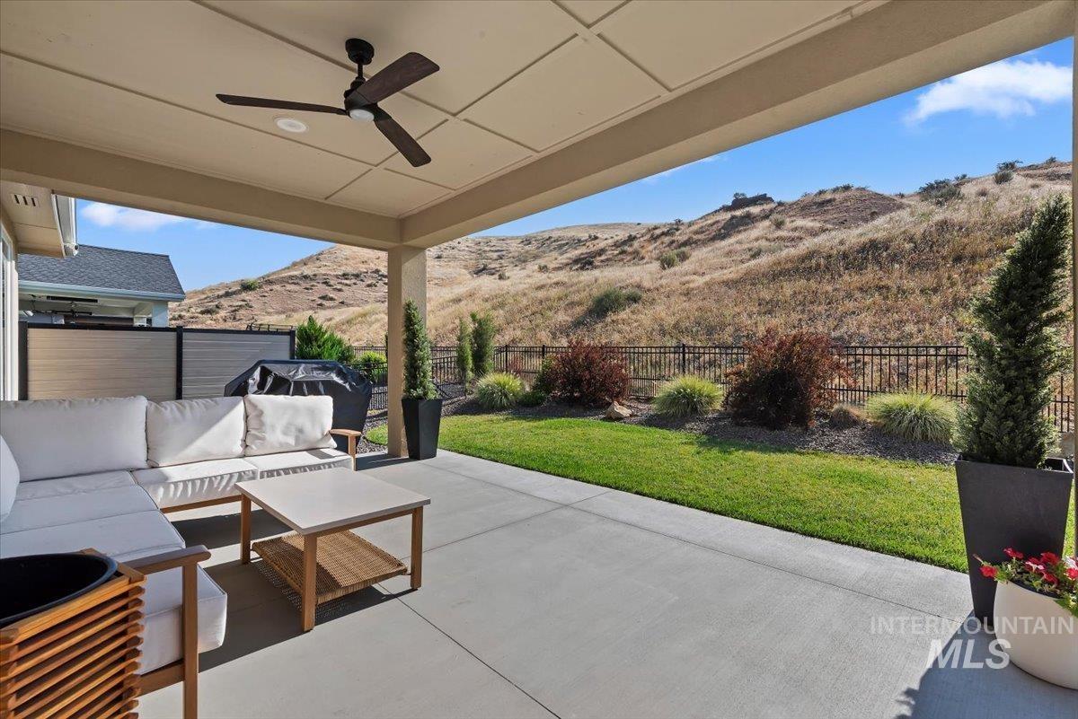 19576 N McLeod Way, Eagle, Idaho 83714, 4 Bedrooms, 2.5 Bathrooms, Residential For Sale, Price $649,950,MLS 98997982