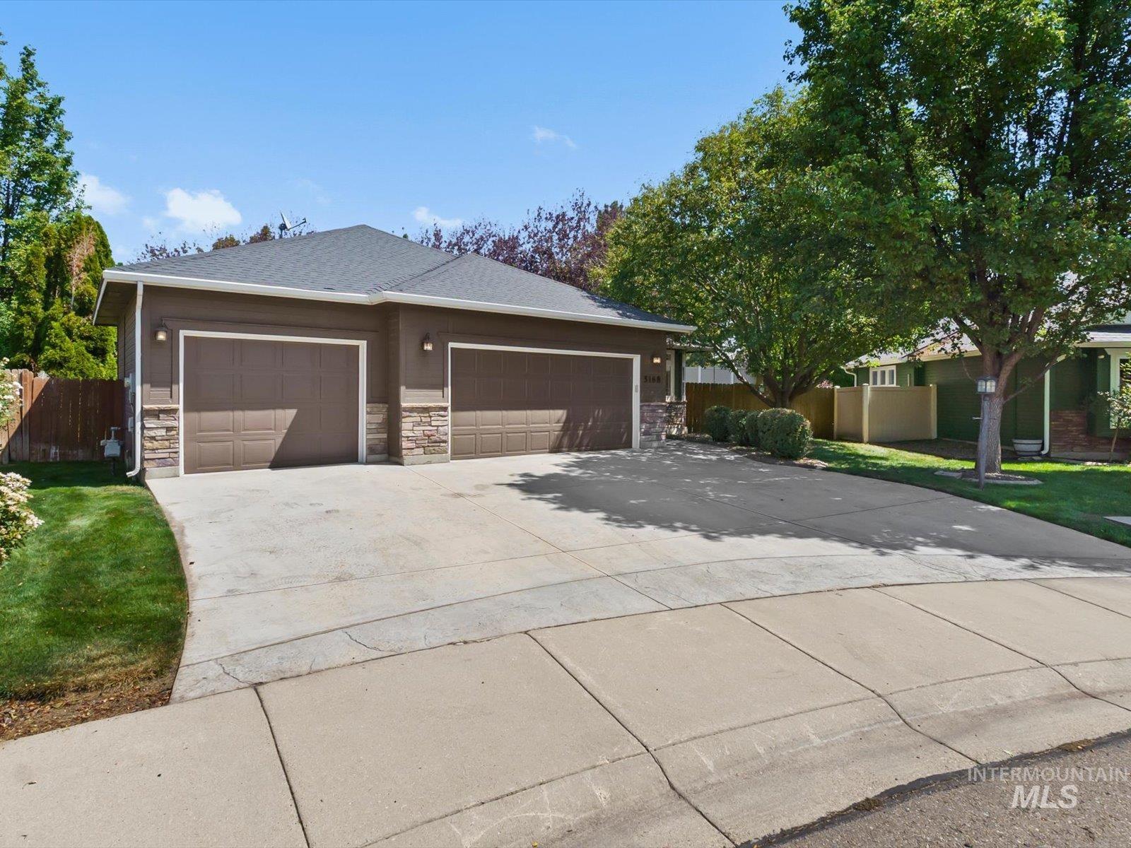 5168 N Dove Ridge Pl, Meridian, Idaho 83646, 3 Bedrooms, 2 Bathrooms, Residential For Sale, Price $469,990, 98997983