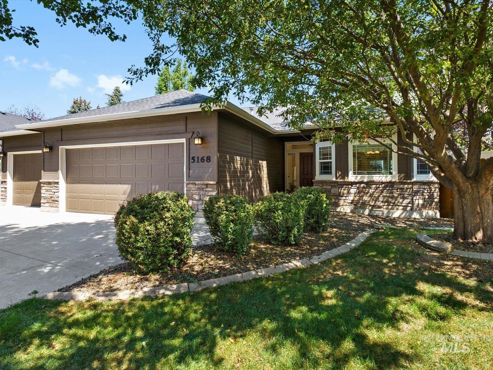 5168 N Dove Ridge Pl, Meridian, Idaho 83646, 3 Bedrooms, 2 Bathrooms, Residential For Sale, Price $469,990, 98997983