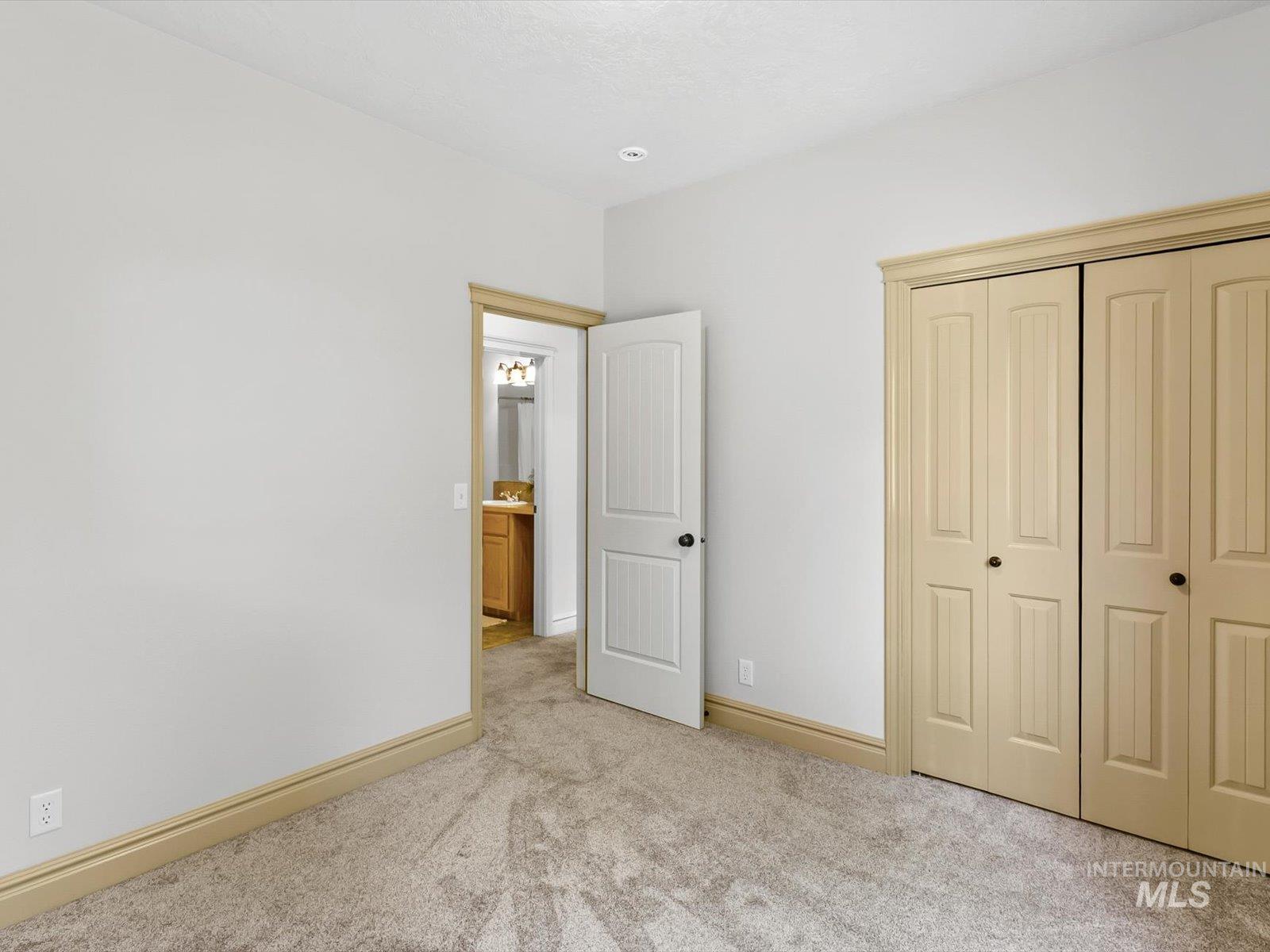 5168 N Dove Ridge Pl, Meridian, Idaho 83646, 3 Bedrooms, 2 Bathrooms, Residential For Sale, Price $469,990, 98997983