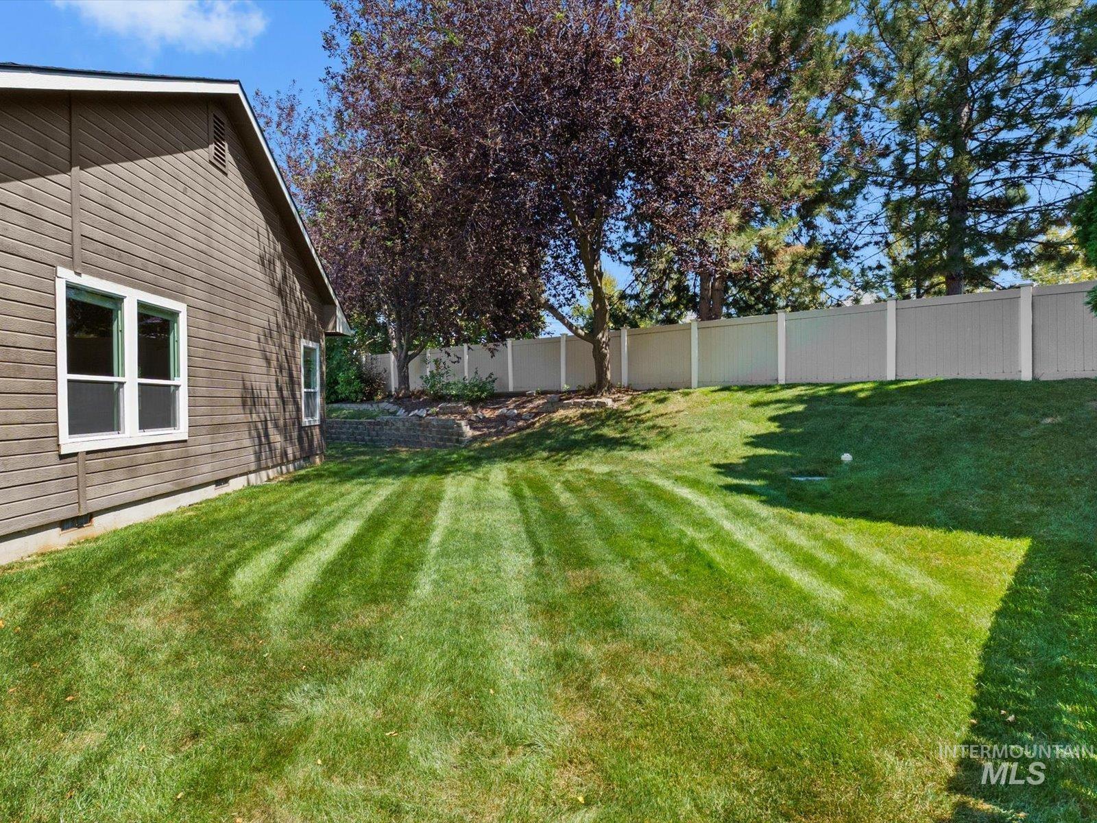 5168 N Dove Ridge Pl, Meridian, Idaho 83646, 3 Bedrooms, 2 Bathrooms, Residential For Sale, Price $469,990, 98997983