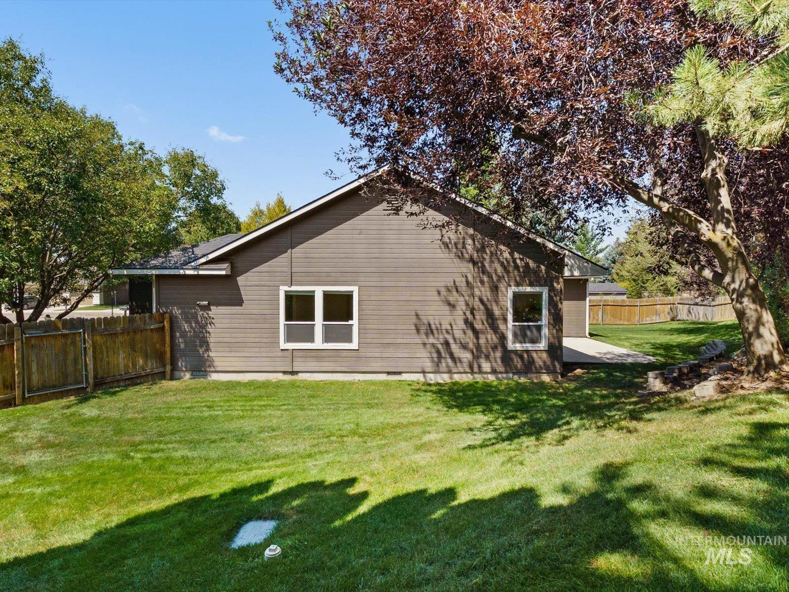 5168 N Dove Ridge Pl, Meridian, Idaho 83646, 3 Bedrooms, 2 Bathrooms, Residential For Sale, Price $469,990, 98997983
