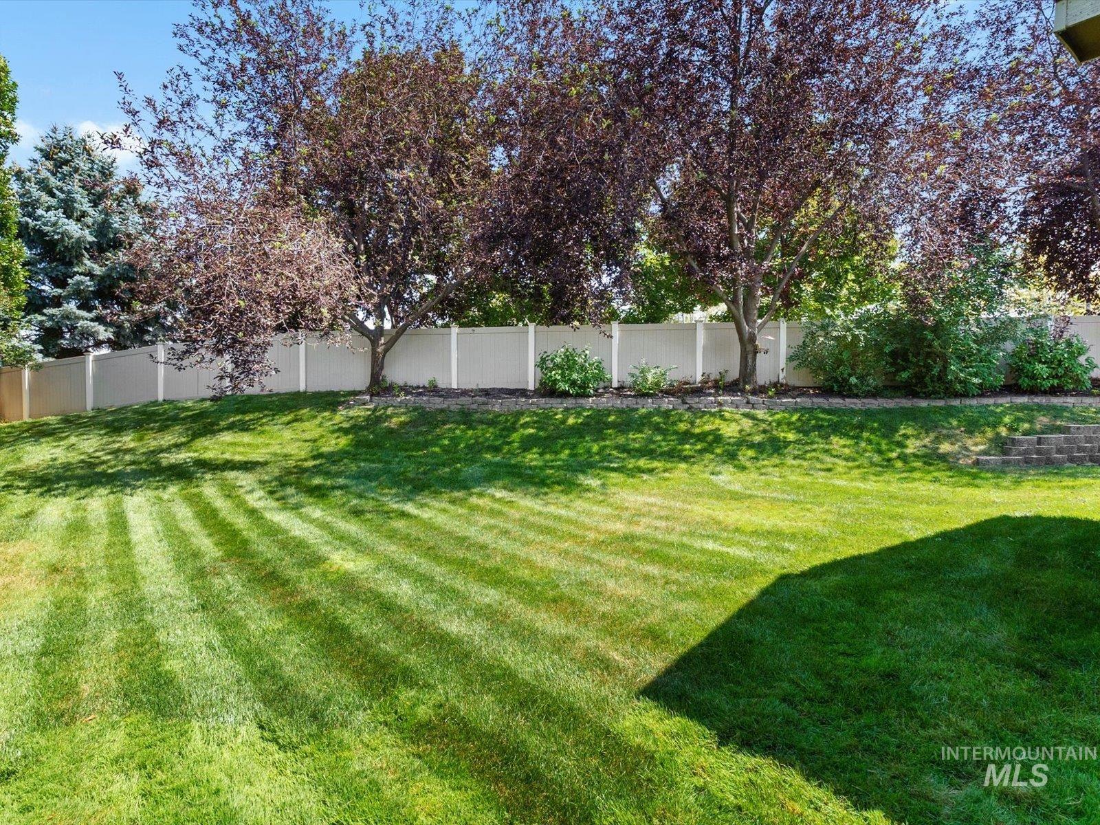5168 N Dove Ridge Pl, Meridian, Idaho 83646, 3 Bedrooms, 2 Bathrooms, Residential For Sale, Price $469,990, 98997983