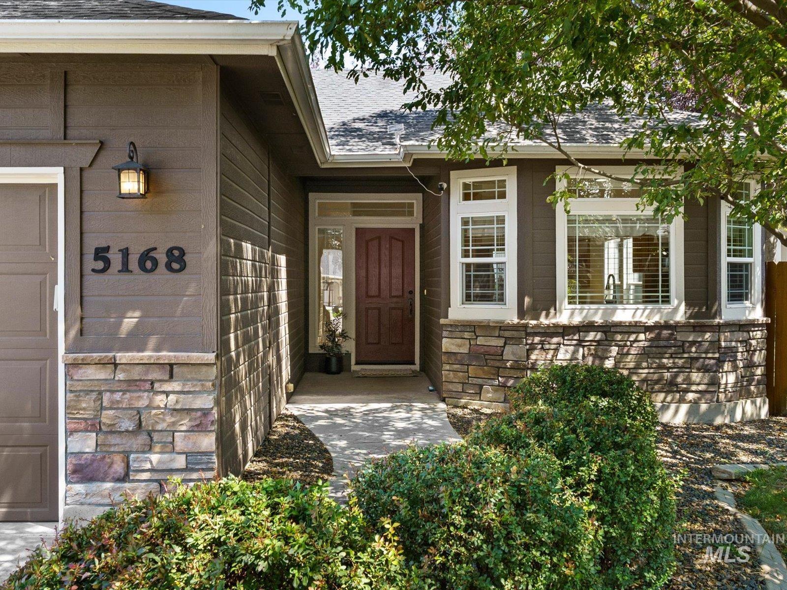 5168 N Dove Ridge Pl, Meridian, Idaho 83646, 3 Bedrooms, 2 Bathrooms, Residential For Sale, Price $469,990, 98997983