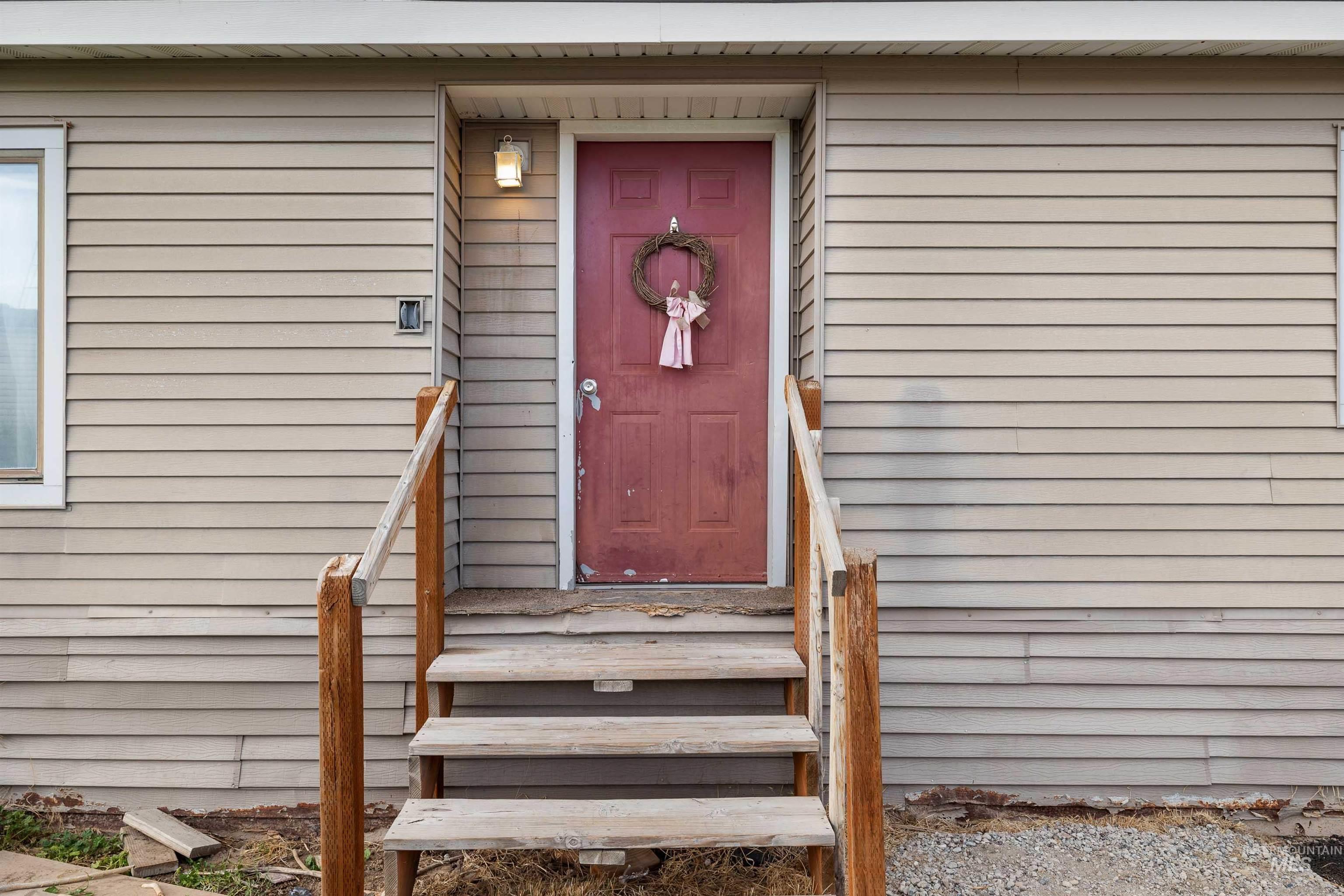 715 Center St E, Kimberly, Idaho 83341, 3 Bedrooms, 2 Bathrooms, Residential For Sale, Price $139,990, 98997984
